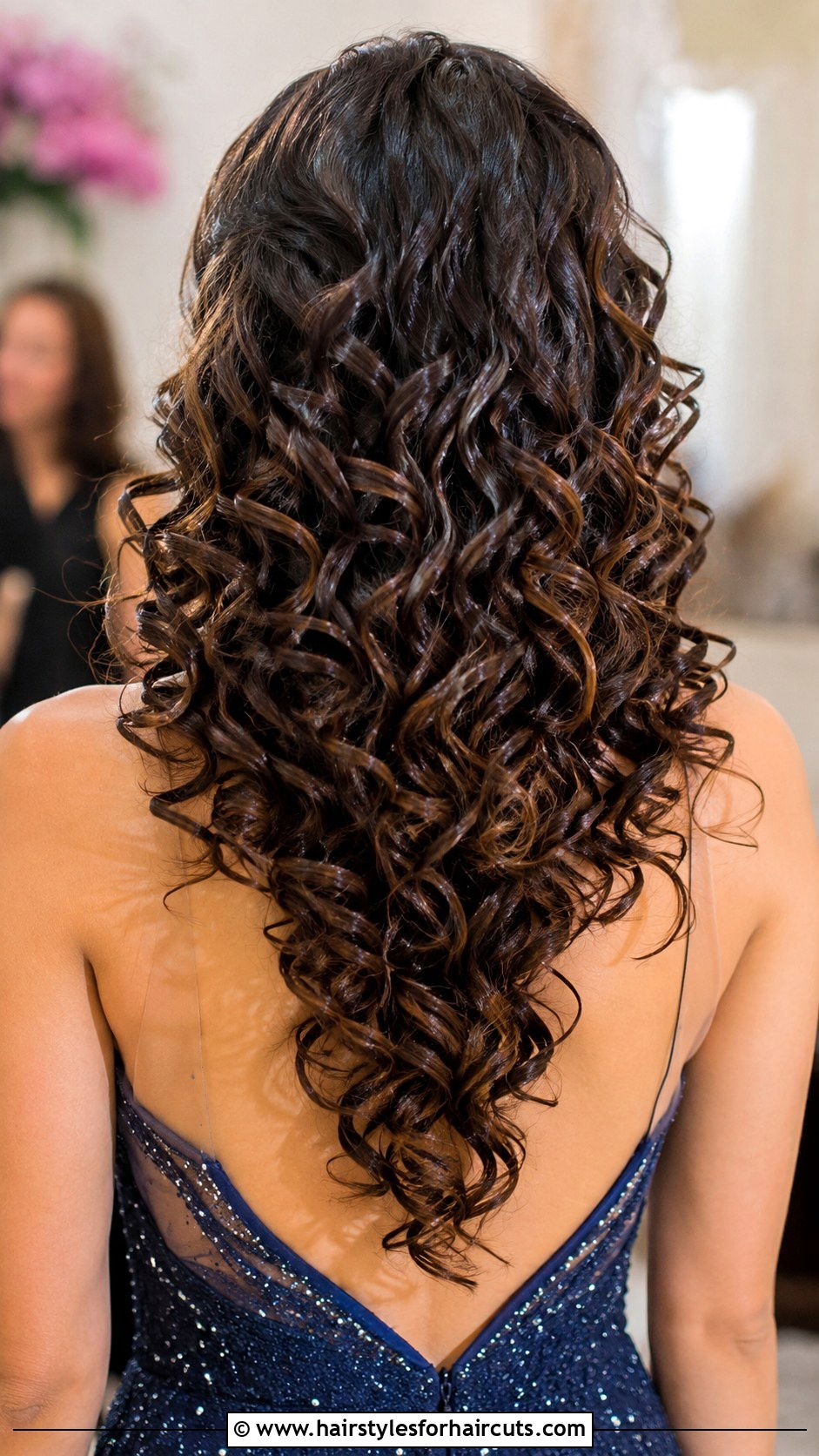 V shaped Curly Haircut - 25 curly haircuts chicago - 25 curly haircuts chicago