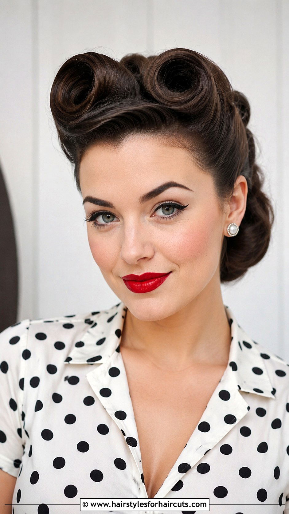 Victory Roll Hairstyle - 25 1940s hairstyles - 25 1940's hairstyles