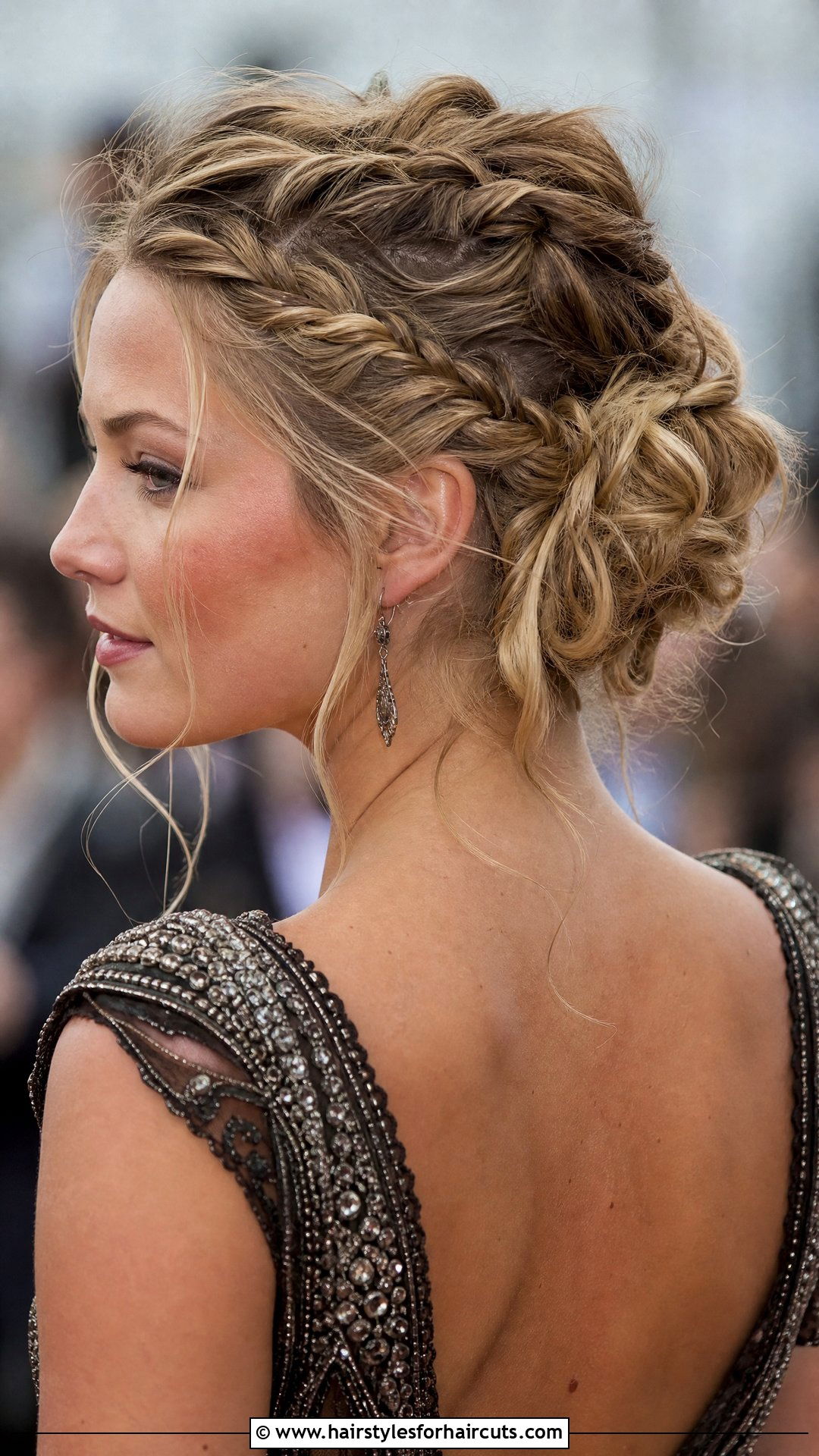 Viking Twisted Updo - 25 womens viking hairstyles - 25 womens viking hairstyles