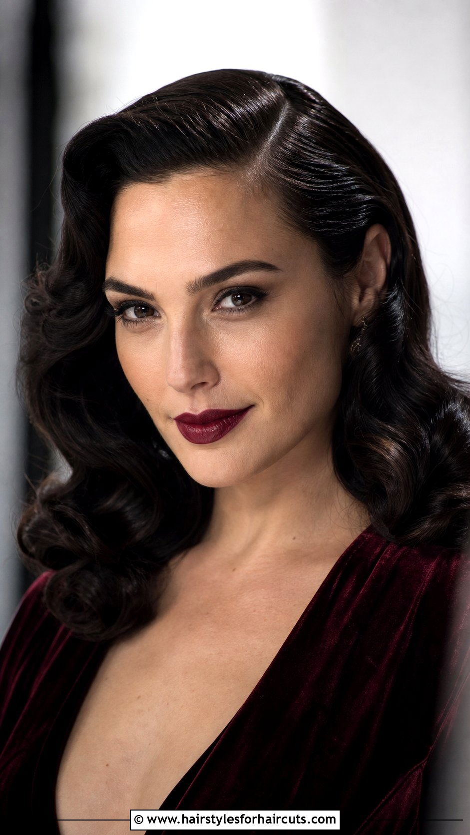 Vintage Hollywood Waves - 25 hairstyles for maternity shoot - 25 hairstyles for maternity shoot