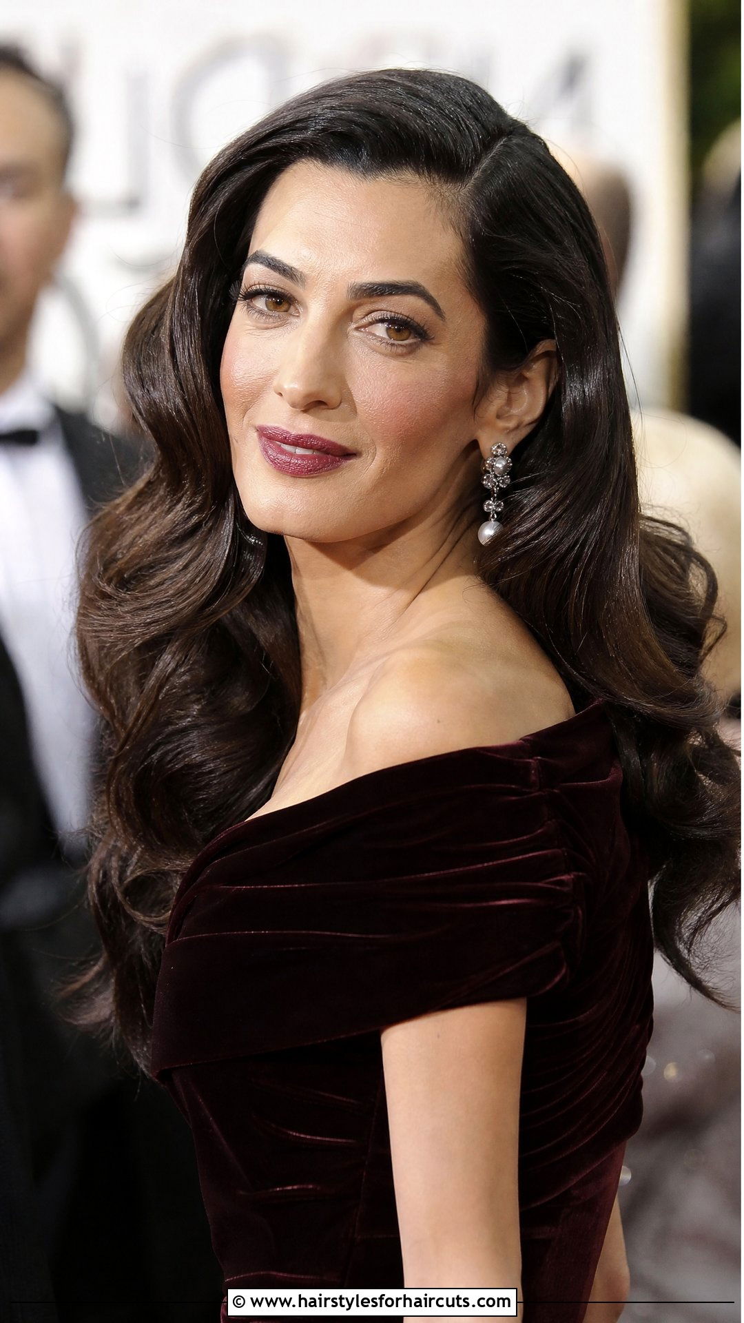 Vintage Hollywood Waves Formal Look - 25 formal hairstyles for wavy hair - 25 formal hairstyles for wavy hair