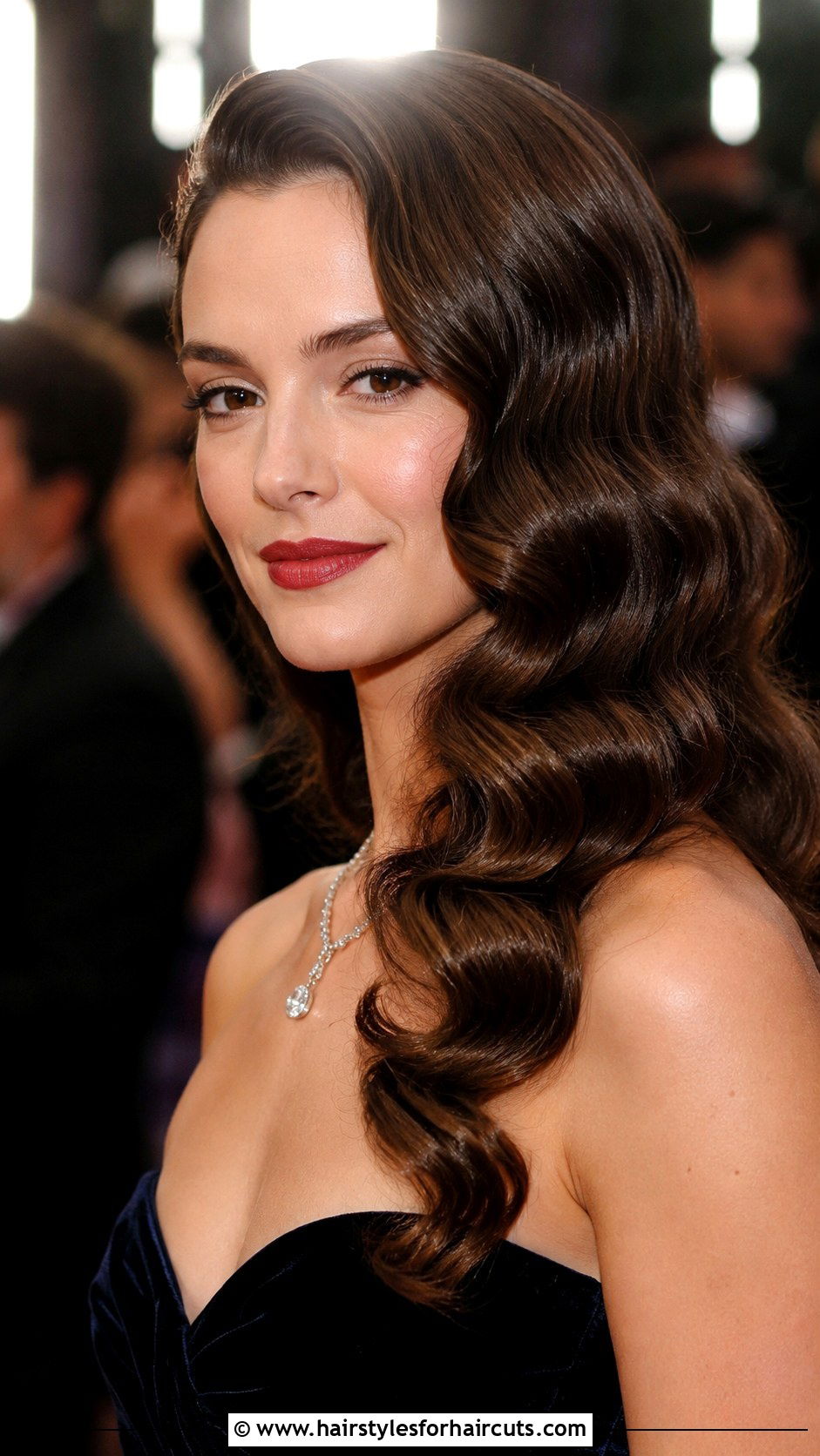 Vintage Hollywood Waves Long Hair - 25 hairstyles for big face - 25 hairstyles for big face