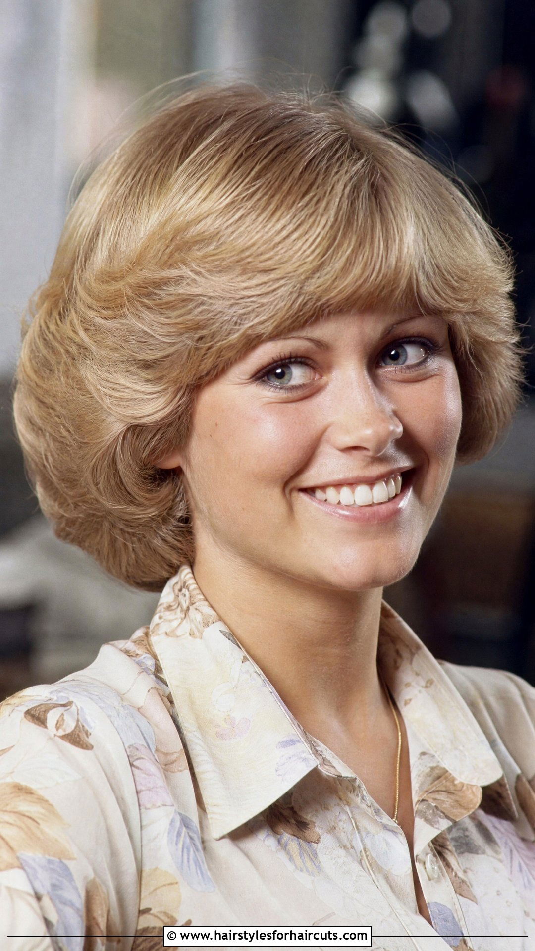 Vintage Wedge Haircut - 25 wedge haircuts for wavy hair - 25 wedge haircuts for wavy hair