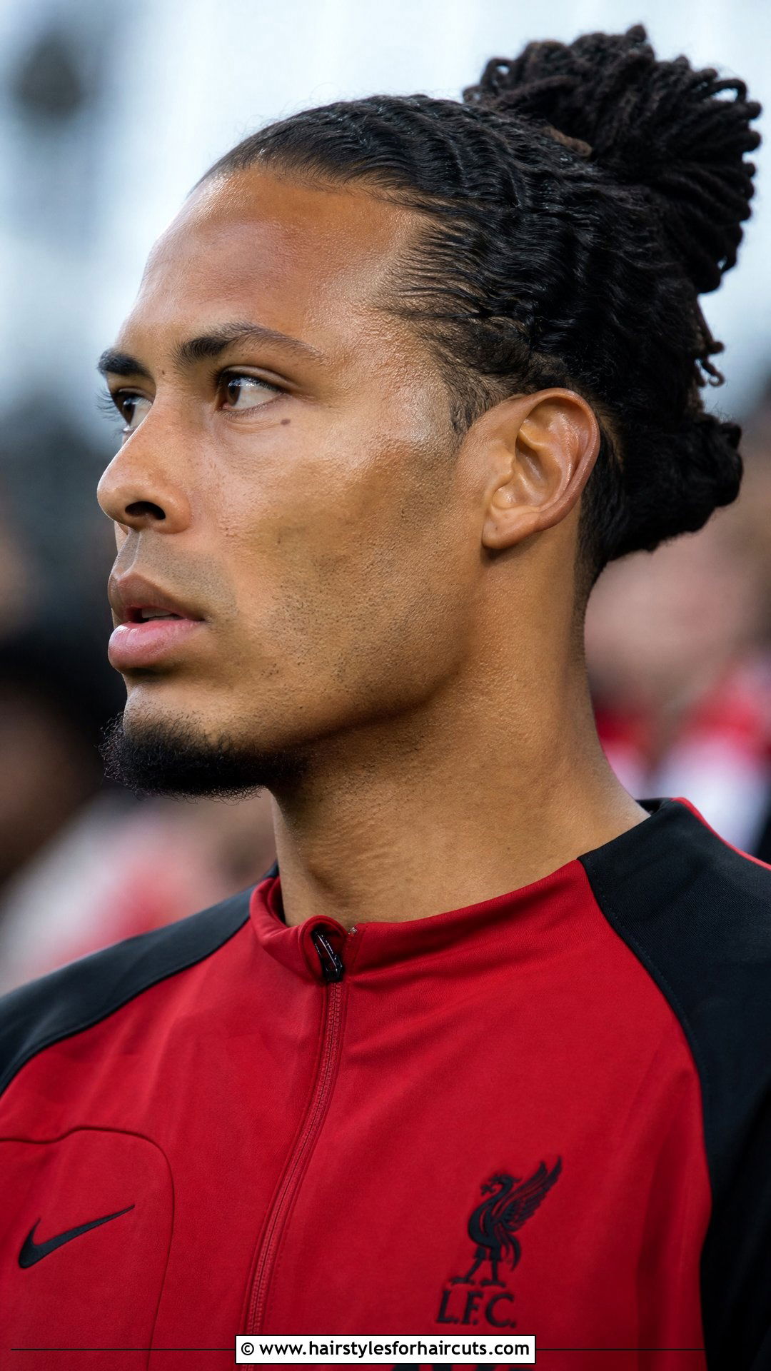 Virgil Van Dijk Dreadlock Bun Hairstyle - 25 football player hairstyles photo - 25 football player hairstyles photo
