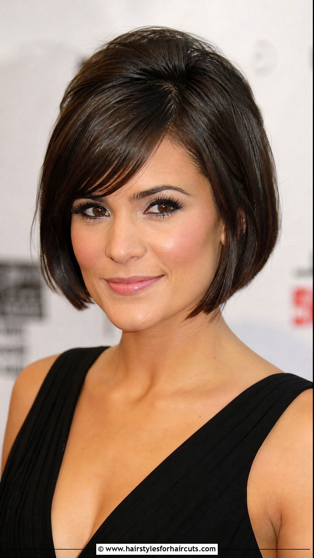 Volume Crown Flapper Bob - 25 flapper hairstyles - 25 flapper hairstyles