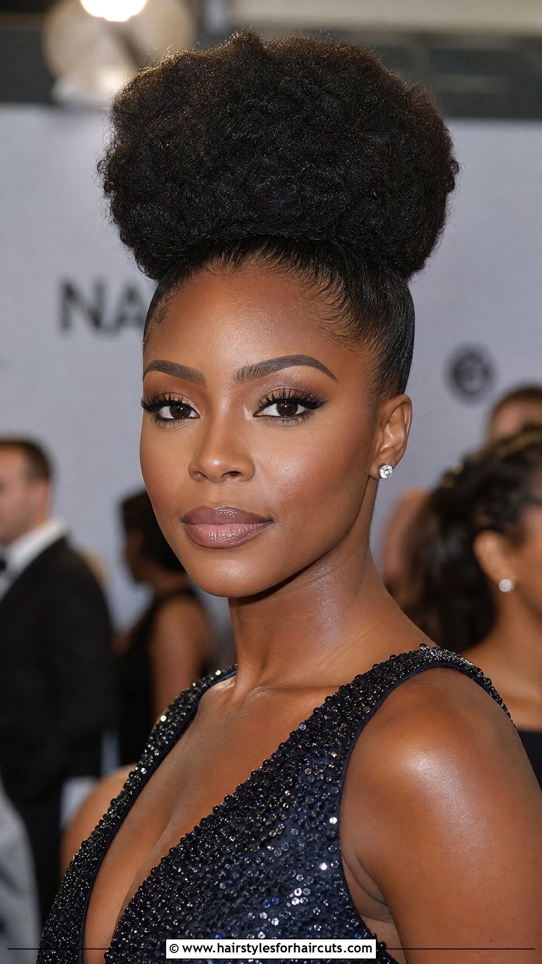 Voluminous Crown Puff - 25 puff hairstyles - 25 puff hairstyles