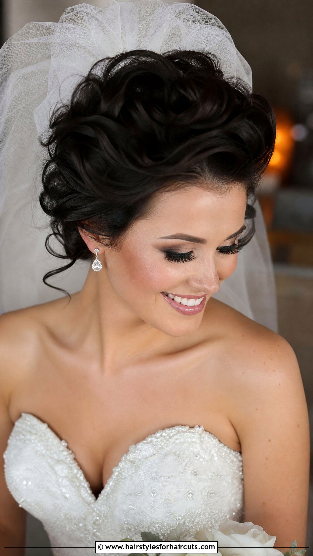 Voluminous Curled Pixie With Pouf Veil - 25 wedding hairstyles for short hair with veil - 25 wedding hairstyles for short hair with veil