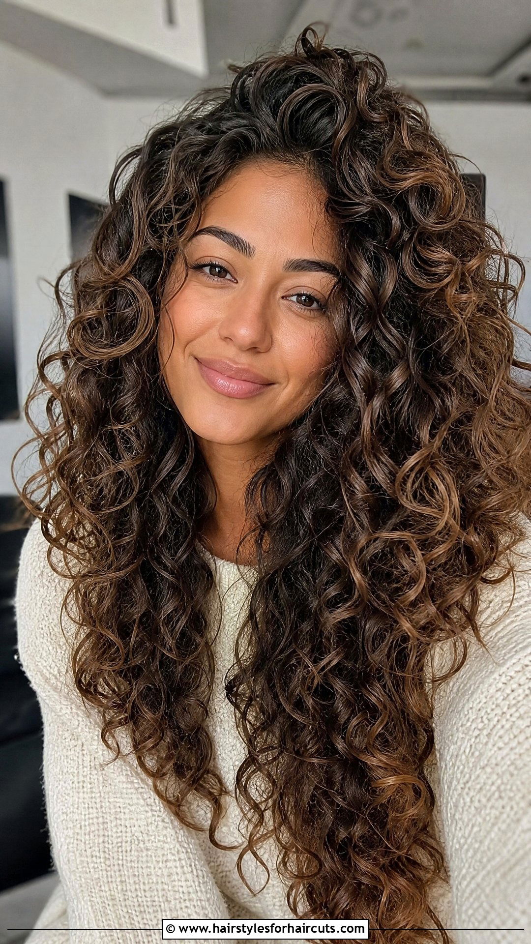 Voluminous Curls - 25 winter hairstyles - 25 winter hairstyles