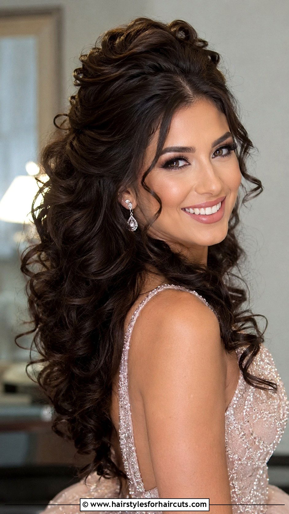Voluminous Curls Half Up - 25 elegant wedding hairstyles - 25 elegant wedding hairstyles