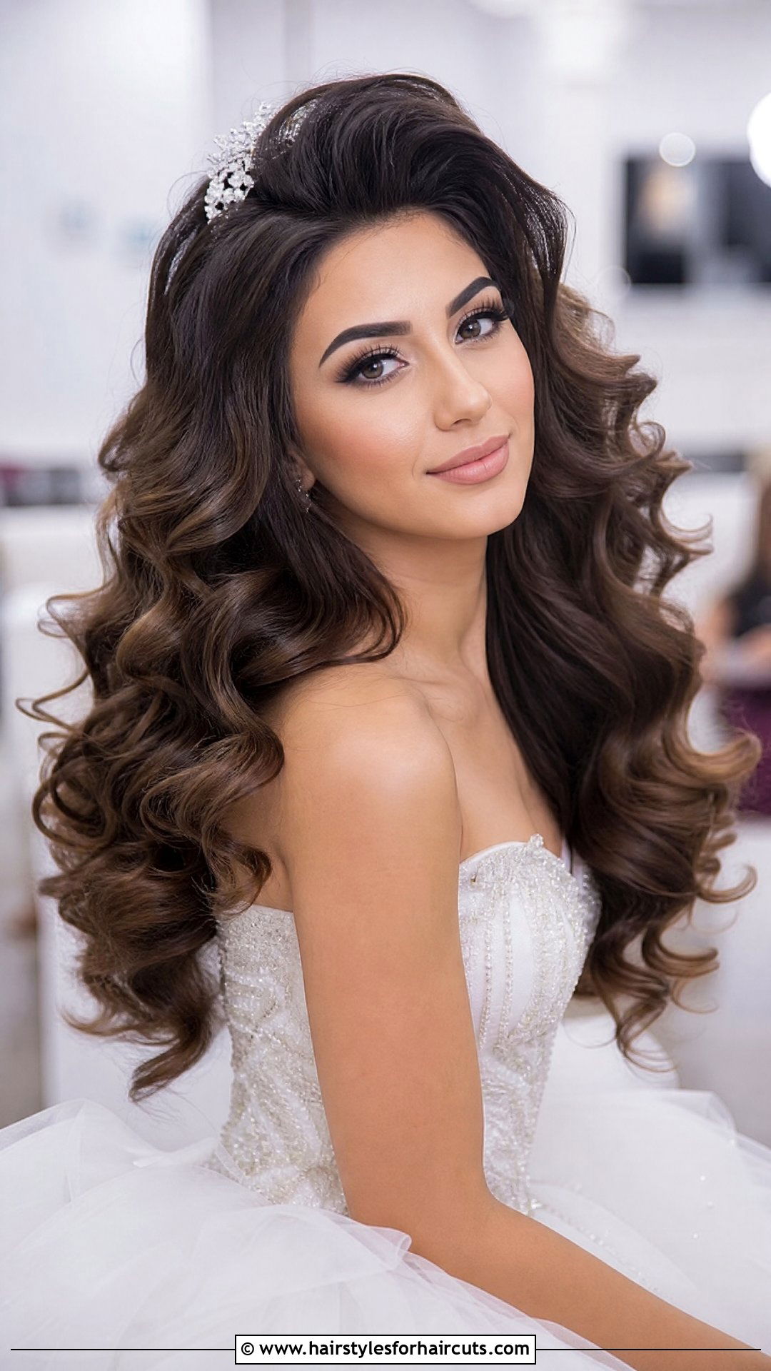 Voluminous Curls Wedding Hairstyle - 25 wedding hairstyles - 25 wedding hairstyles