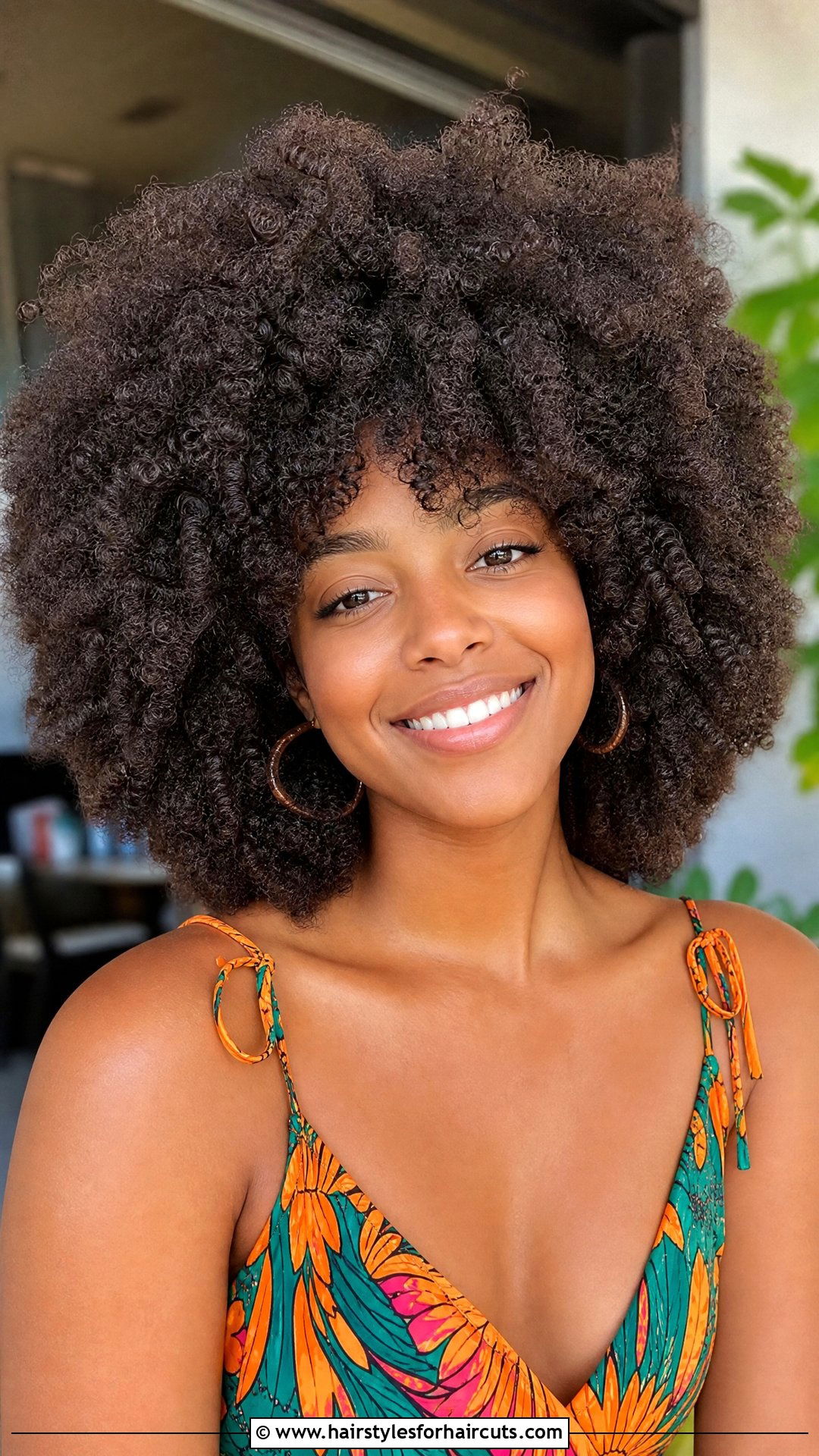 Voluminous Curly Afro - 25 womens hairstyles for curly hair - 25 womens hairstyles for curly hair
