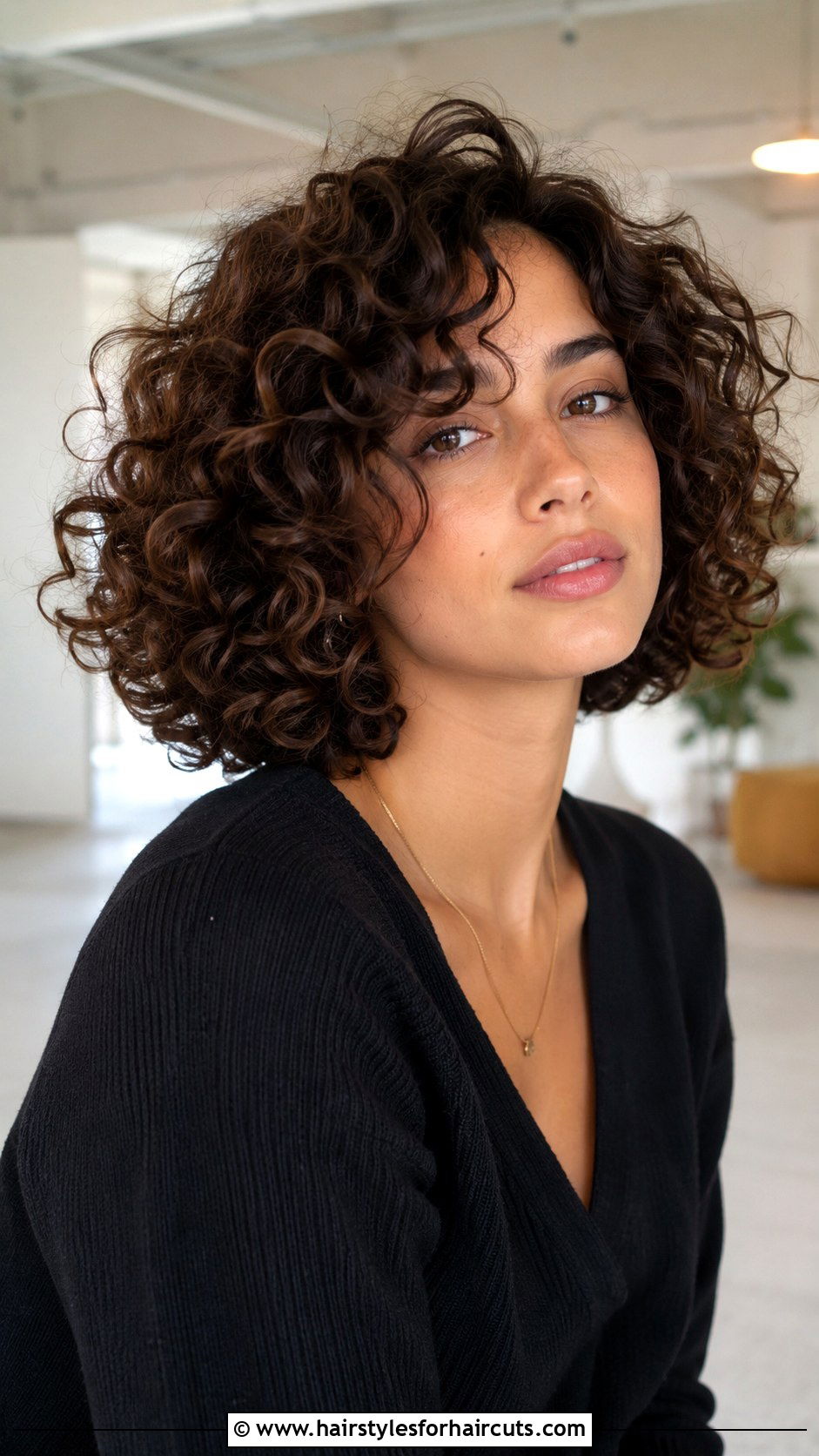 Voluminous Curly Bob - 25 curly hair party hairstyles - 25 curly hair party hairstyles