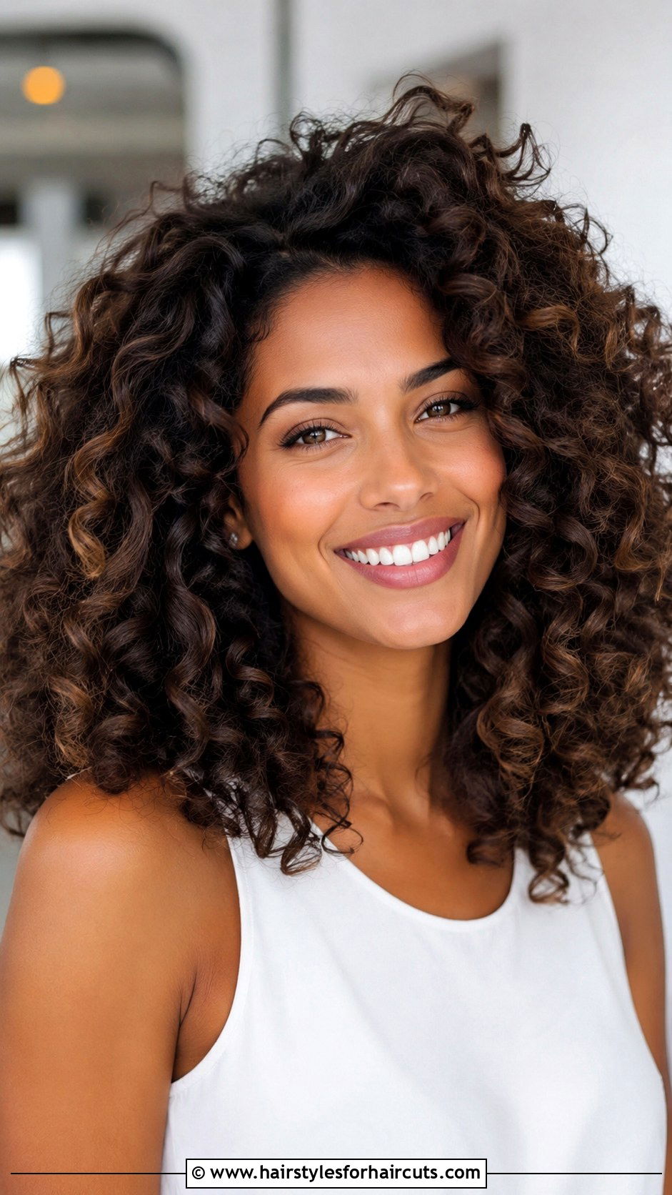 Voluminous Curly Hairstyle - 25 elegant curly hairstyles - 25 elegant curly hairstyles