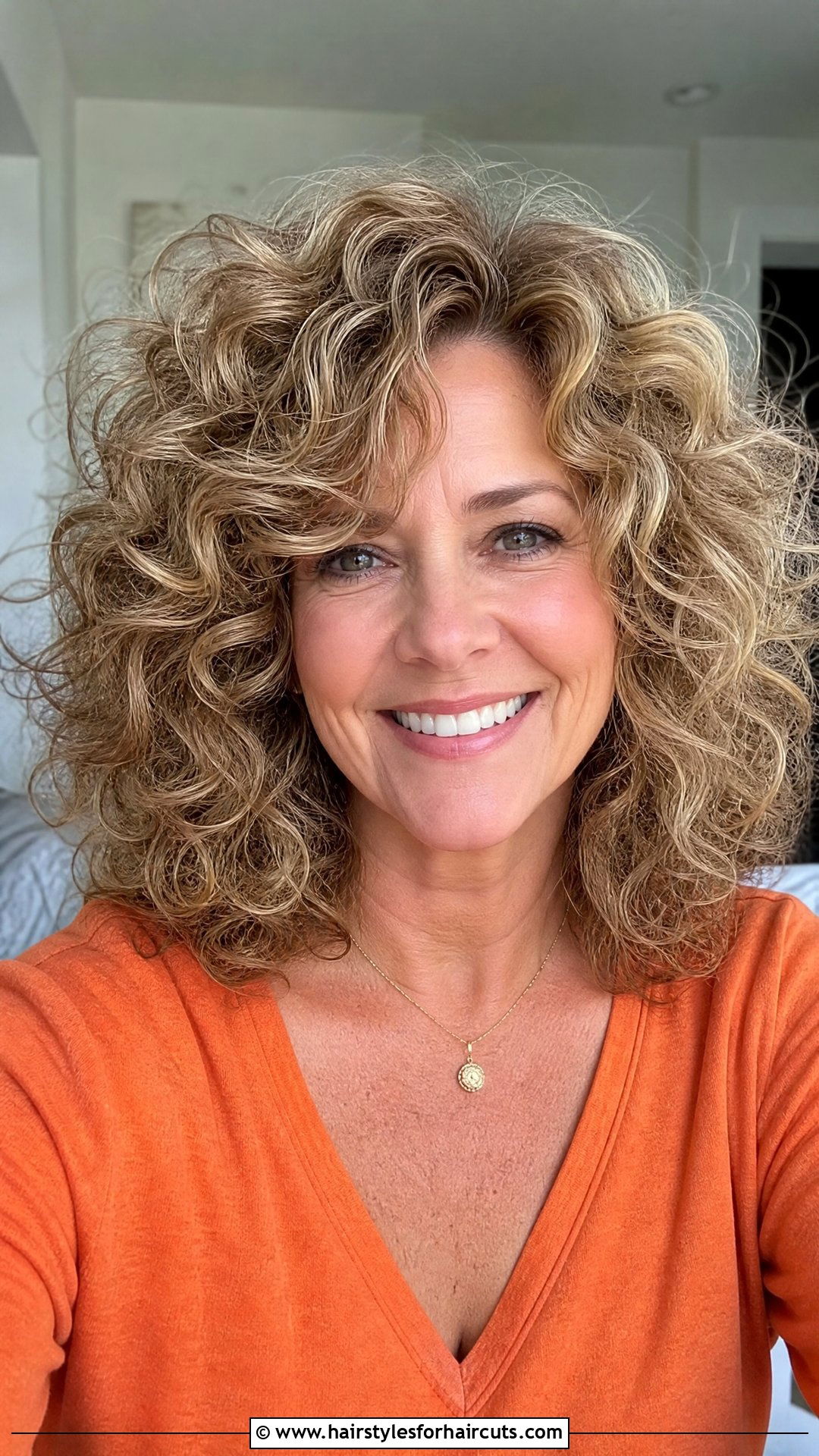 Voluminous Curly Layers Over 50 - 25 youthful hairstyles over 50 curly hair - 25 youthful hairstyles over 50 curly hair