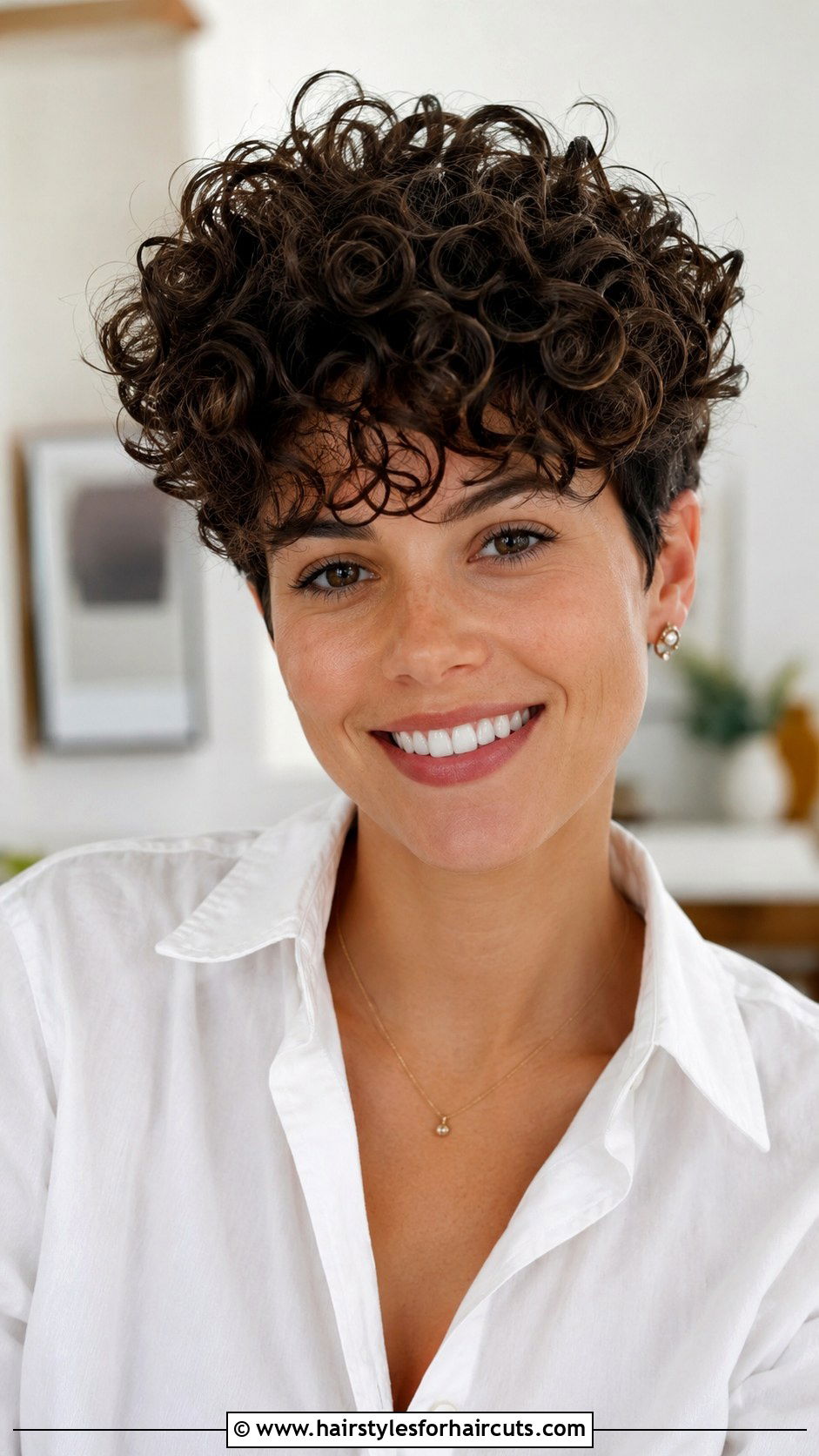 Voluminous Curly Pixie Cut - 25 curly hairstyles for square face - 25 curly hairstyles for square face
