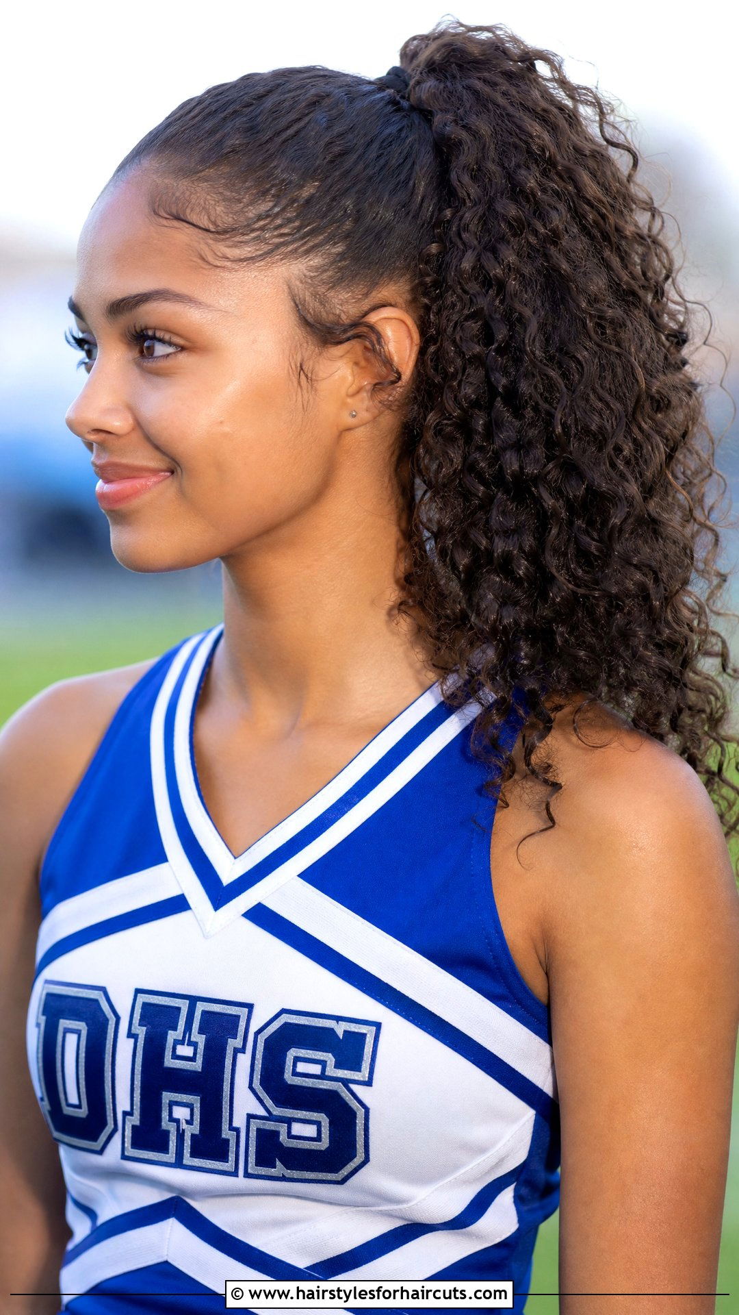 Voluminous Curly Ponytail - 25 hairstyles for cheerleaders - 25 hairstyles for cheerleaders
