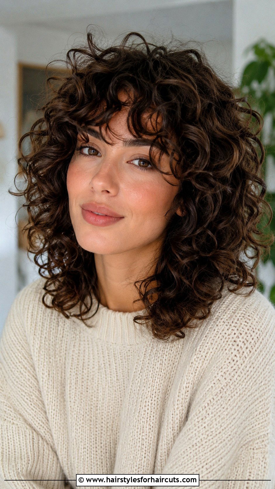 Voluminous Curly Shag - 25 diva haircuts - 25 diva haircuts