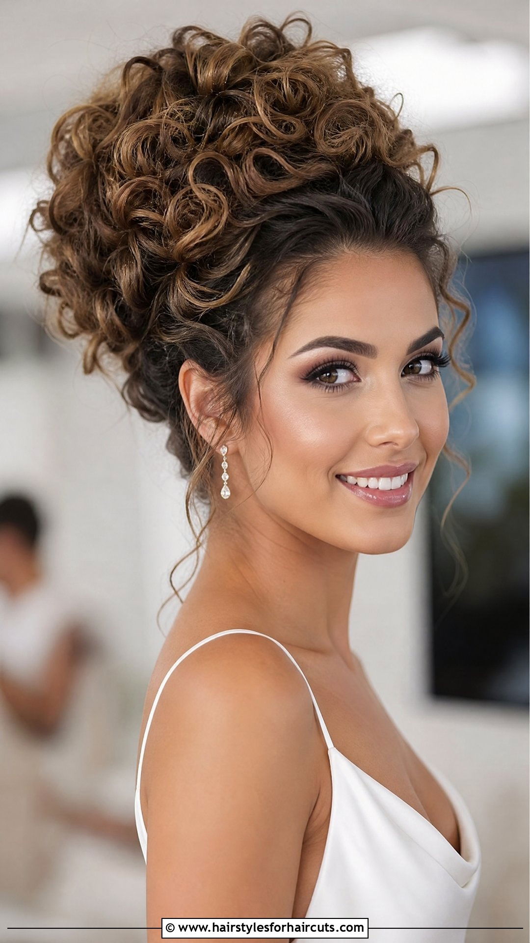 Voluminous Curly Updo - 25 formal haircuts - 25 formal haircuts