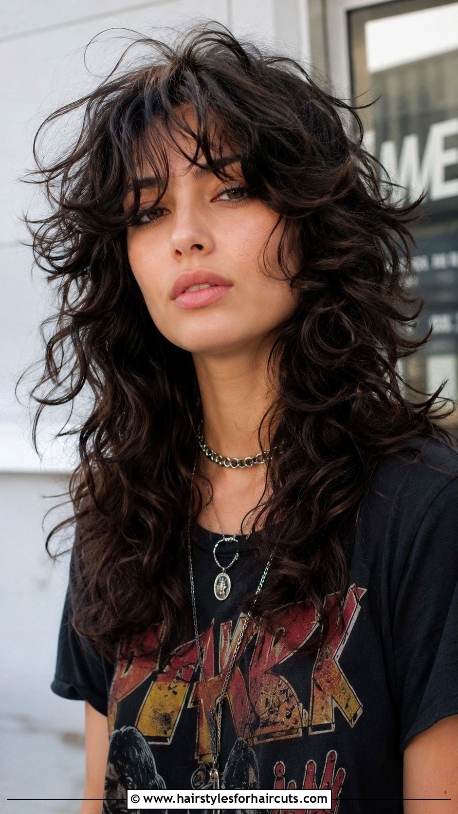 Voluminous Curly Wolf Cut - 25 christmas hairstyles for curly hair - 25 christmas hairstyles for curly hair
