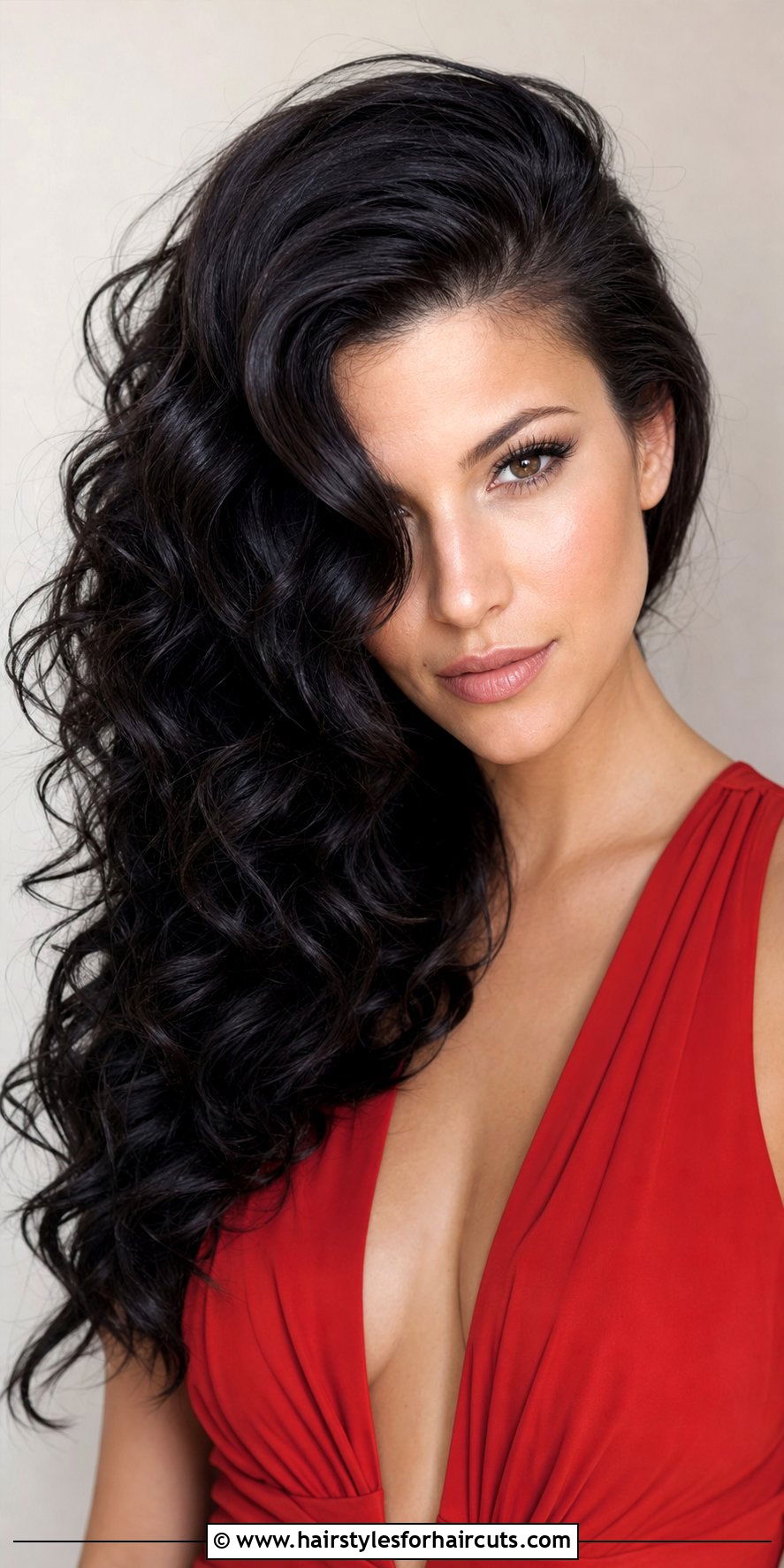 Voluminous Deep Side Swept Curls - 25 voluminous hairstyles - 25 voluminous hairstyles