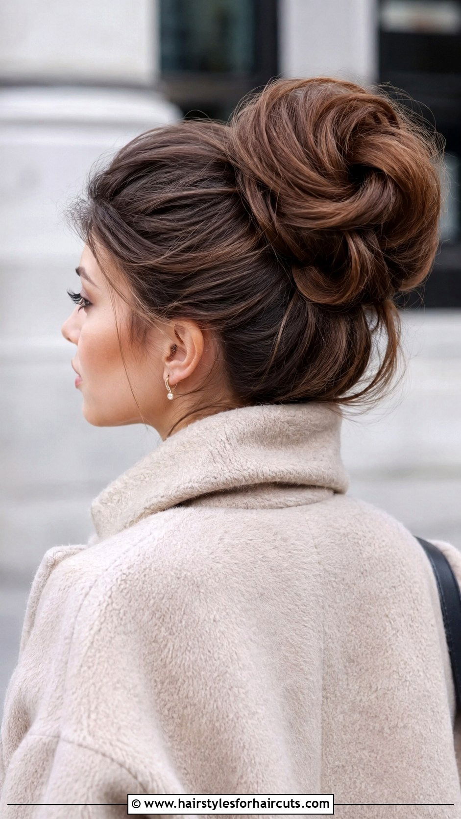 Voluminous Loop Bun - 25 hair loop hairstyles - 25 hair loop hairstyles