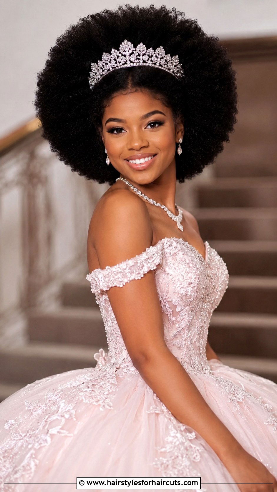 Voluminous Natural Afro Quince Style - 25 curly hair quince hairstyles - 25 curly hair quince hairstyles