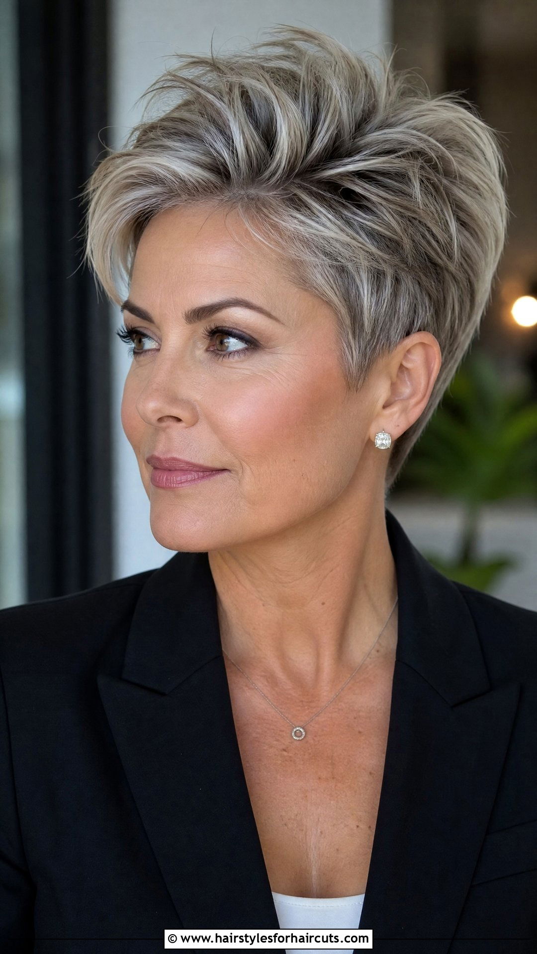 Voluminous Pixie Cut - 25 short hairstyles for round faces over 50 - 25 short hairstyles for round faces over 50