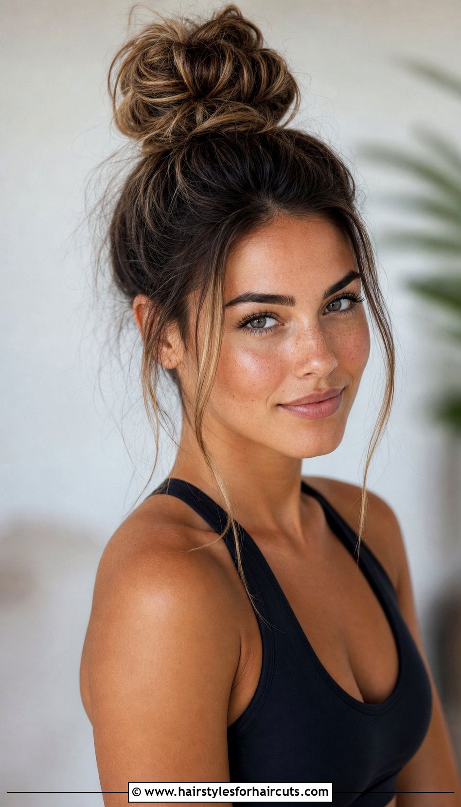 Voluminous Top Knot - 25 hairstyles for postpartum hair loss - 25 hairstyles for postpartum hair loss