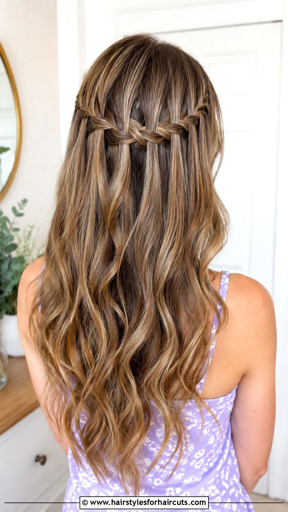 Waterfall Braid - 25 beach hairstyles for medium hair - 25 beach hairstyles for medium hair