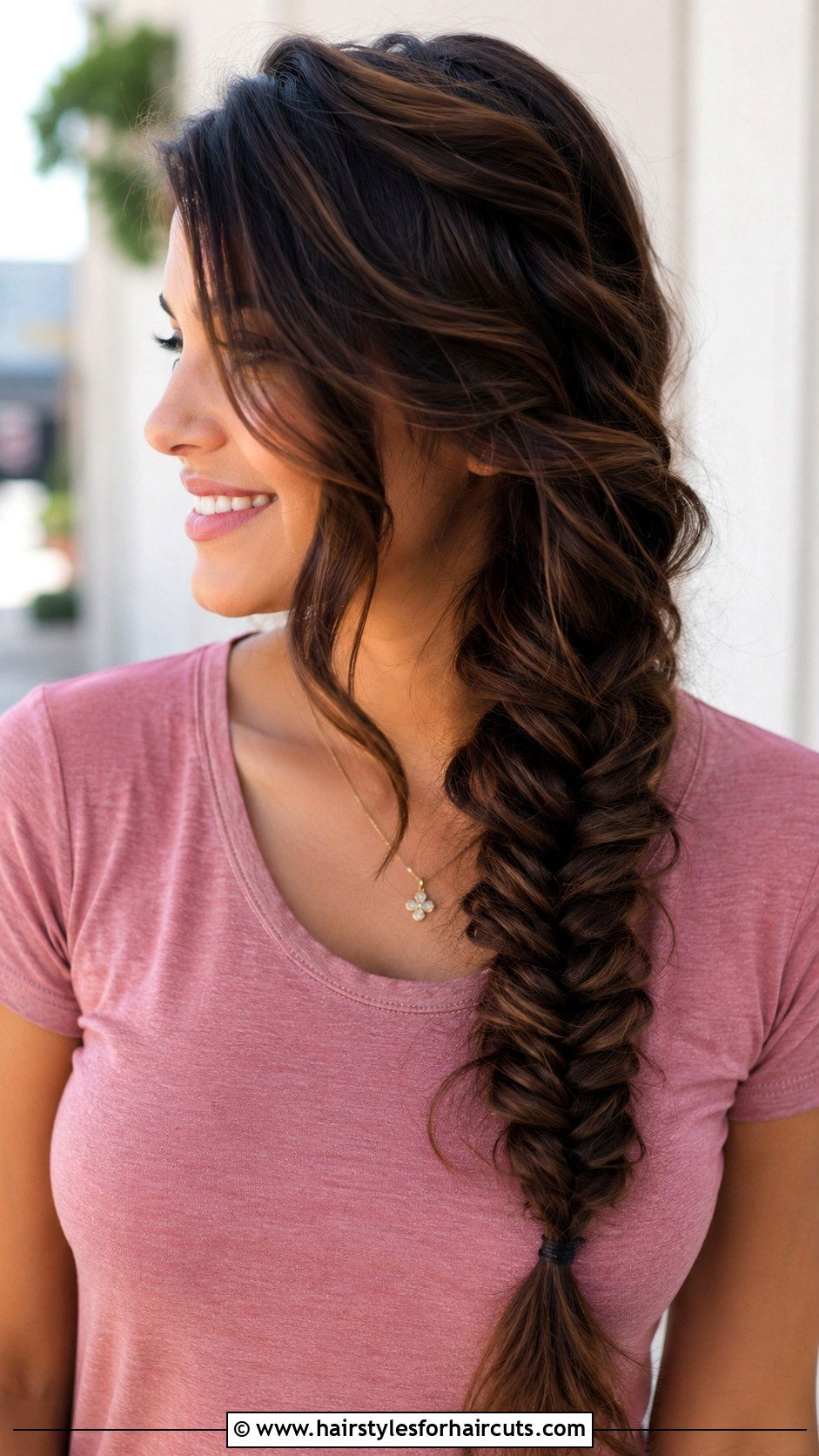Wavy Fishtail Braid - 25 hairstyles to do with wavy hair - 25 hairstyles to do with wavy hair