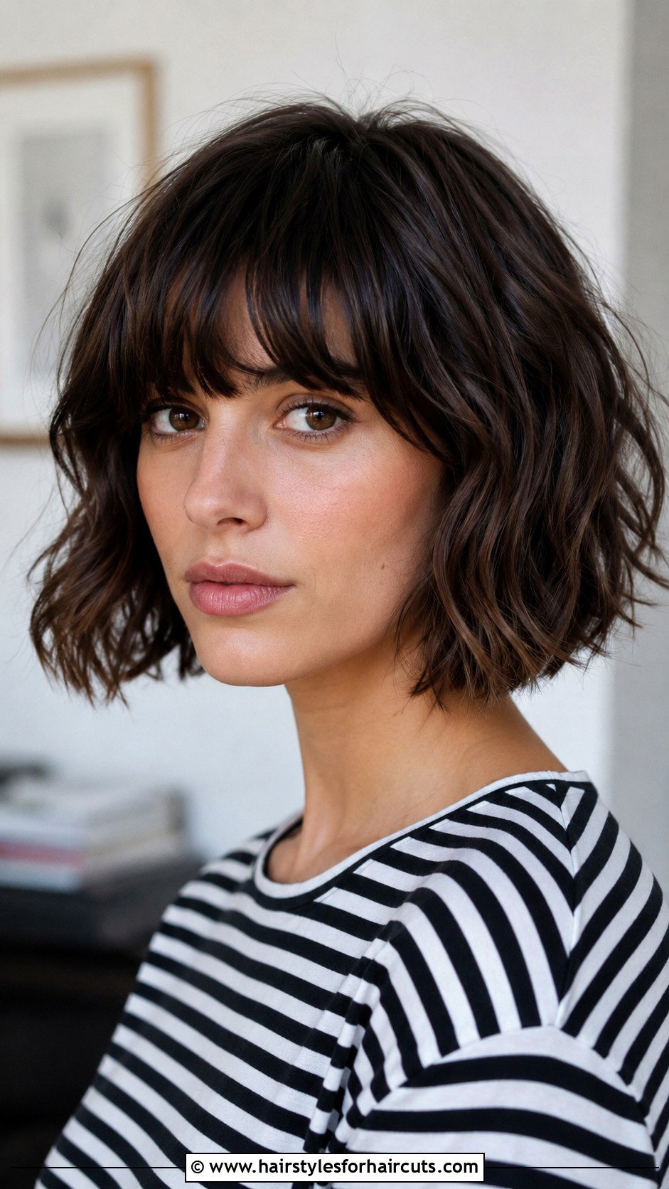 Wavy French Bob - 25 best haircuts for wavy hair women - 25 best haircuts for wavy hair women