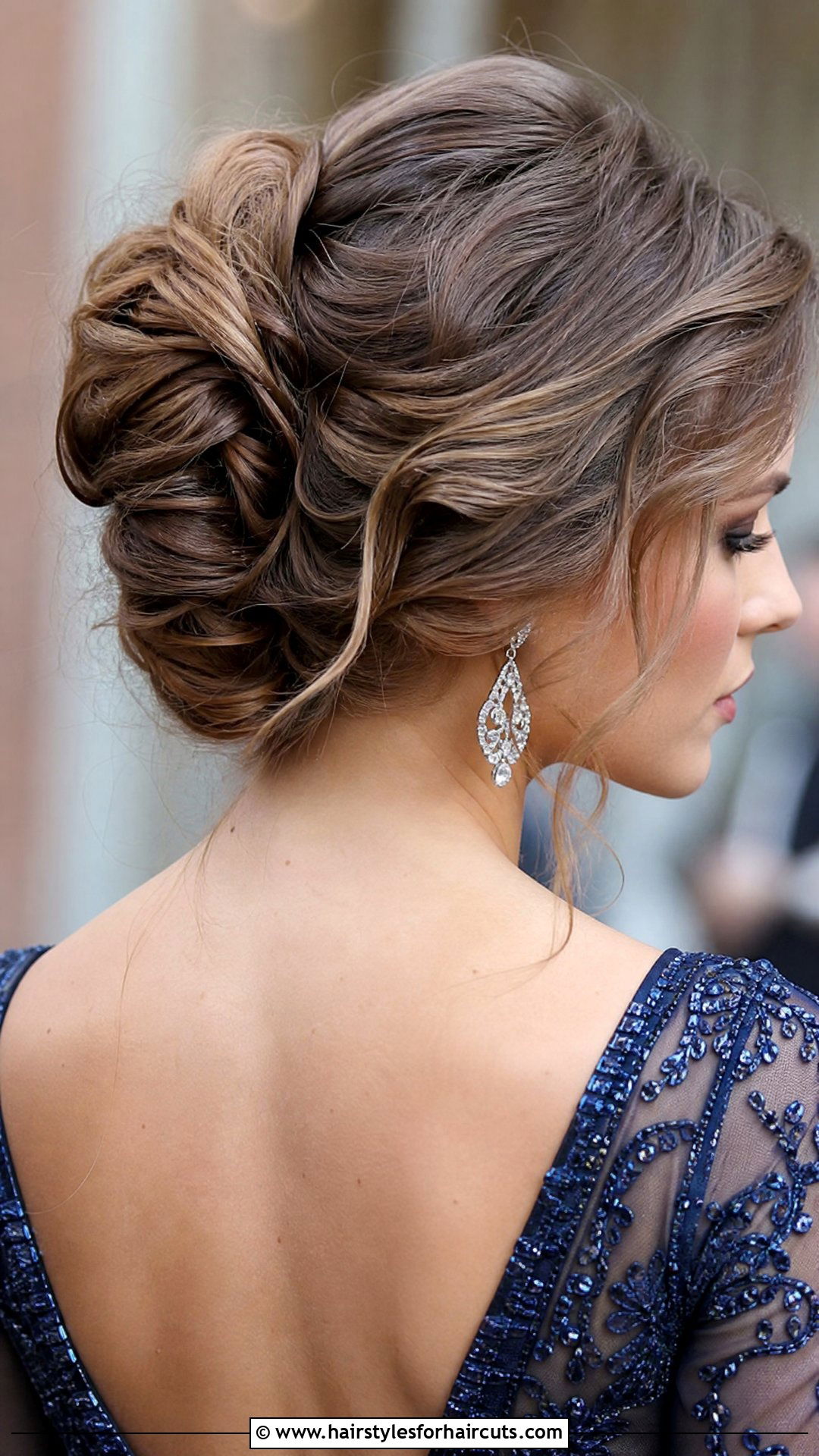 Wavy French Twist Updo - 25 hairstyles for wavy hair - 25 hairstyles for wavy hair