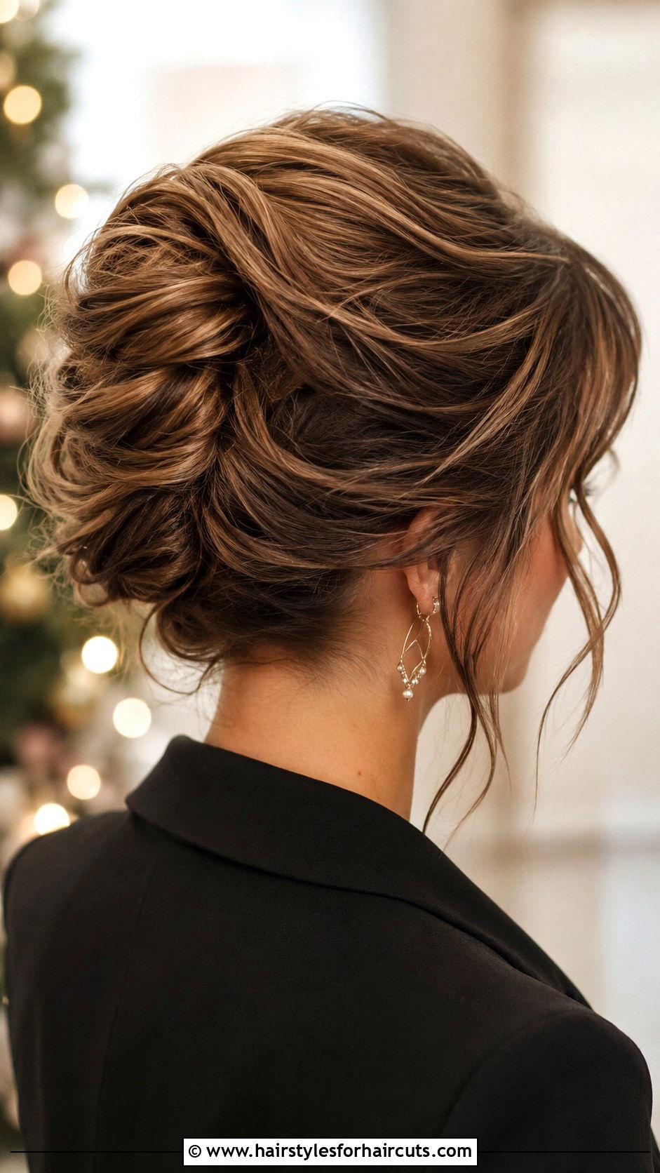 Wavy French Twist Updo - 25 professional hairstyles for wavy hair - 25 professional hairstyles for wavy hair