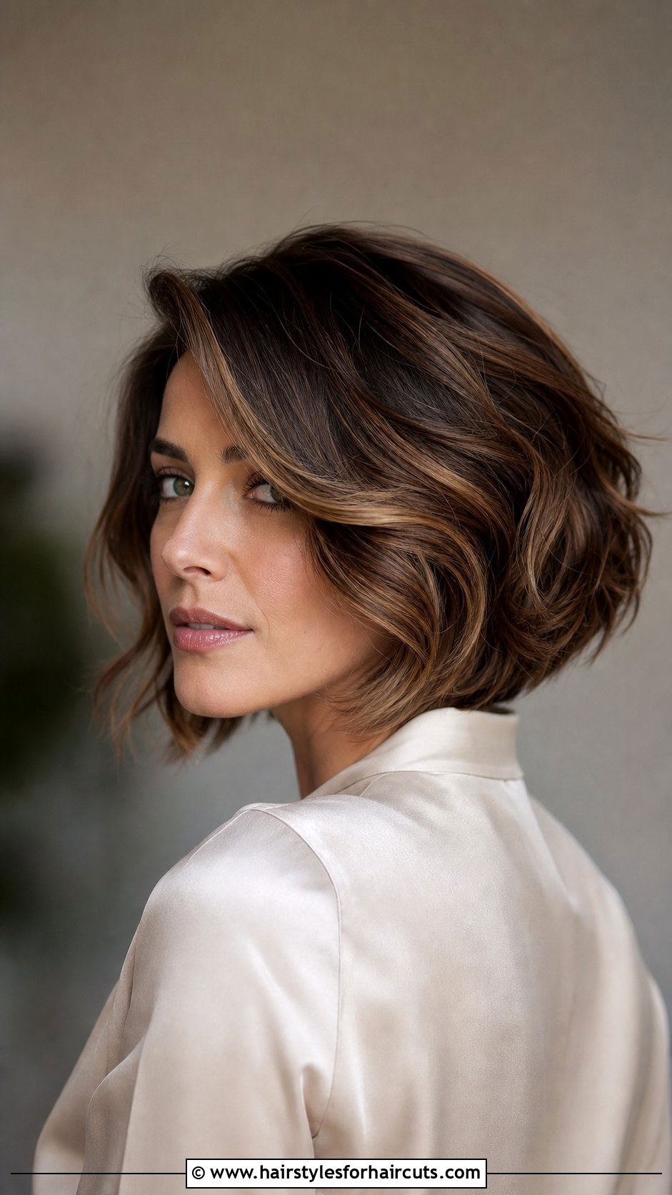 Wavy Graduated Bob - 25 short body wave hairstyles - 25 short body wave hairstyles