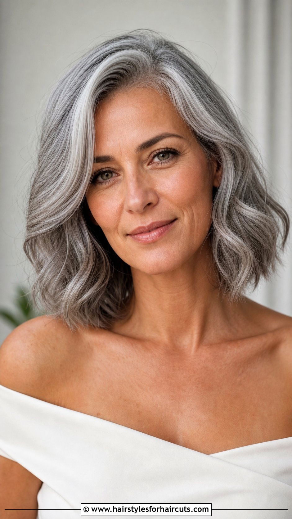Wavy Gray Collarbone Haircut - 25 wavy gray hairstyles - 25 wavy gray hairstyles