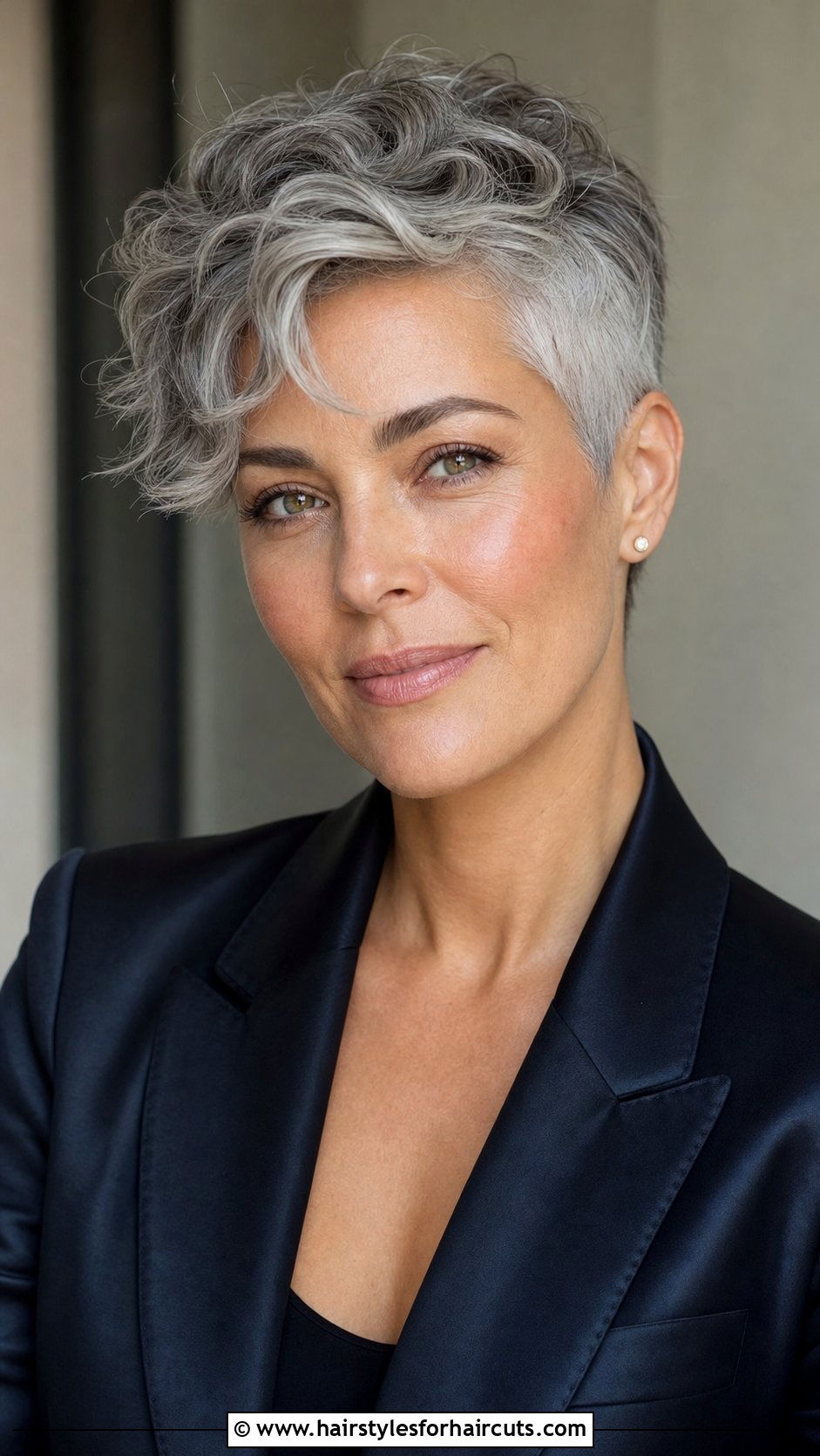 Wavy Gray Pixie Cut - 25 wavy gray hairstyles - 25 wavy gray hairstyles