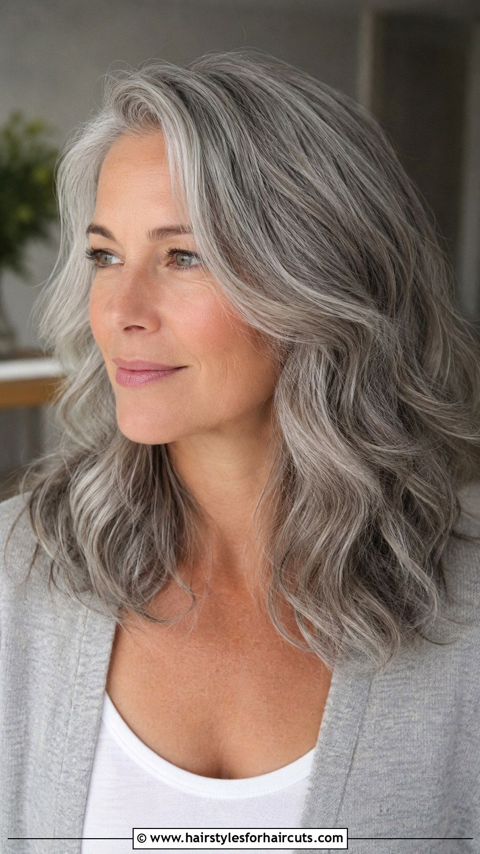 Wavy Gray Shoulder Length Hair - 25 gray hairstyles - 25 gray hairstyles