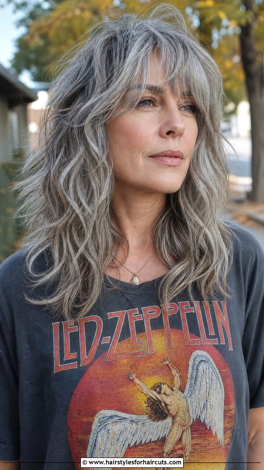 Wavy Grey Shag - 25 women grey hairstyles - 25 women grey hairstyles