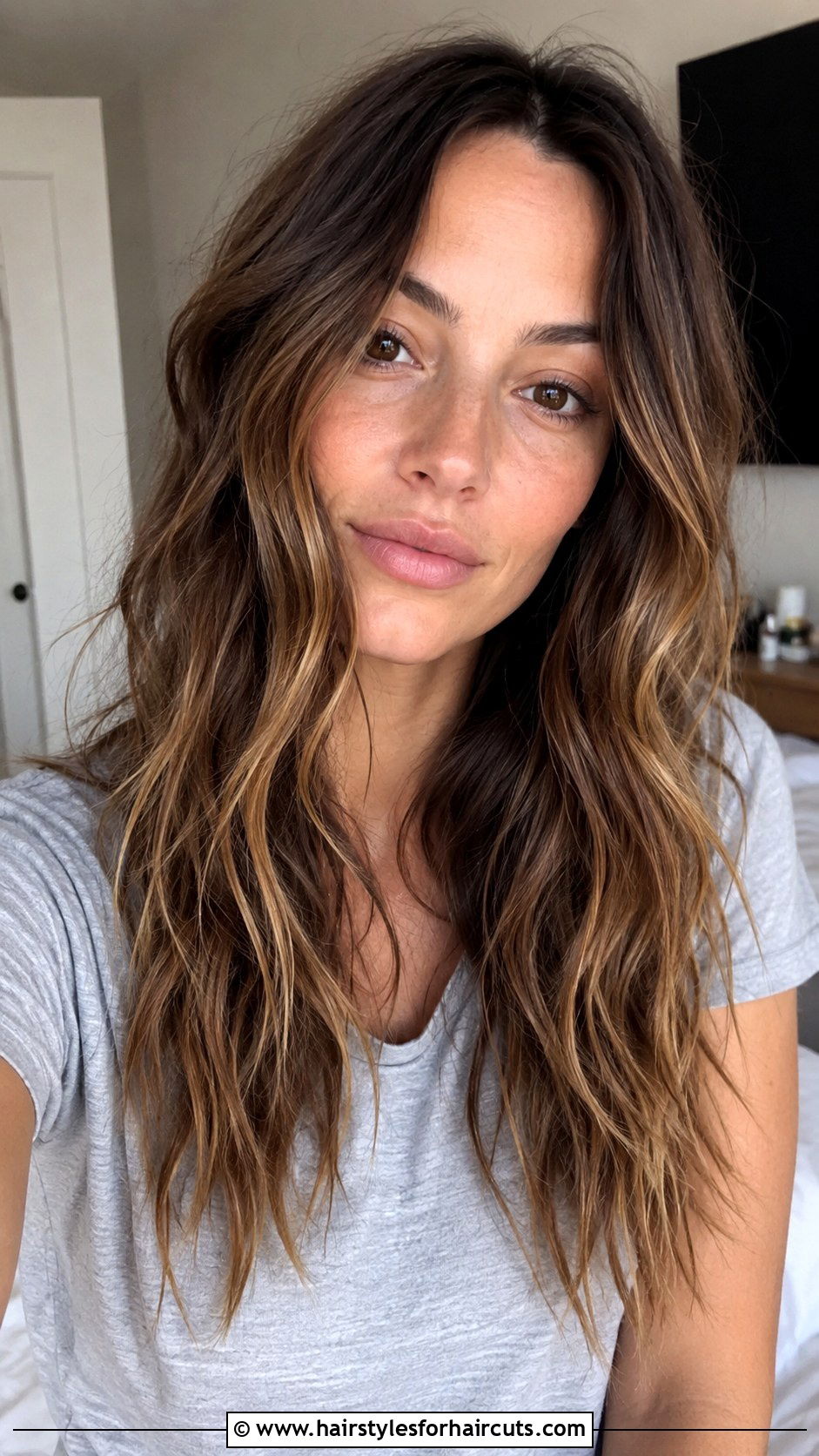 Wavy Grunge Middle Part - 25 grunge hairstyles - 25 grunge hairstyles