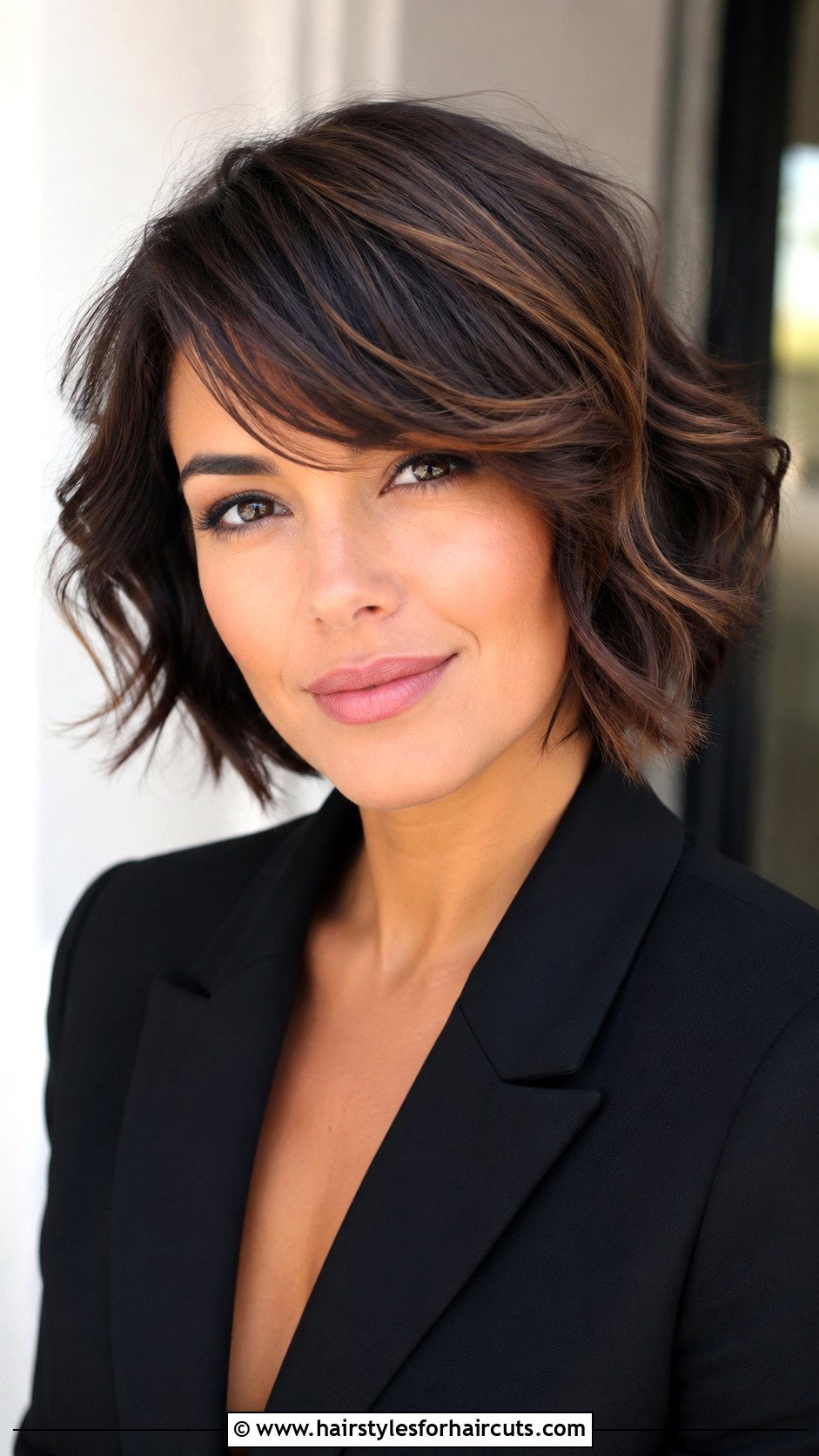 Wavy Layered Bob With Side Swept Bangs - 25 haircuts for wavy hair with bangs - 25 haircuts for wavy hair with bangs