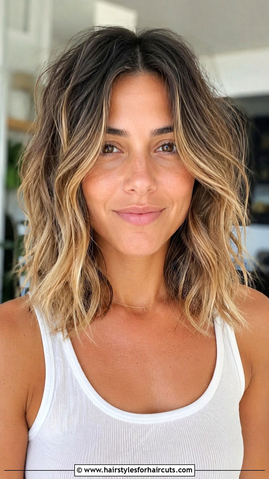 Wavy Lob - 25 haircuts medium hair - 25 haircuts medium hair