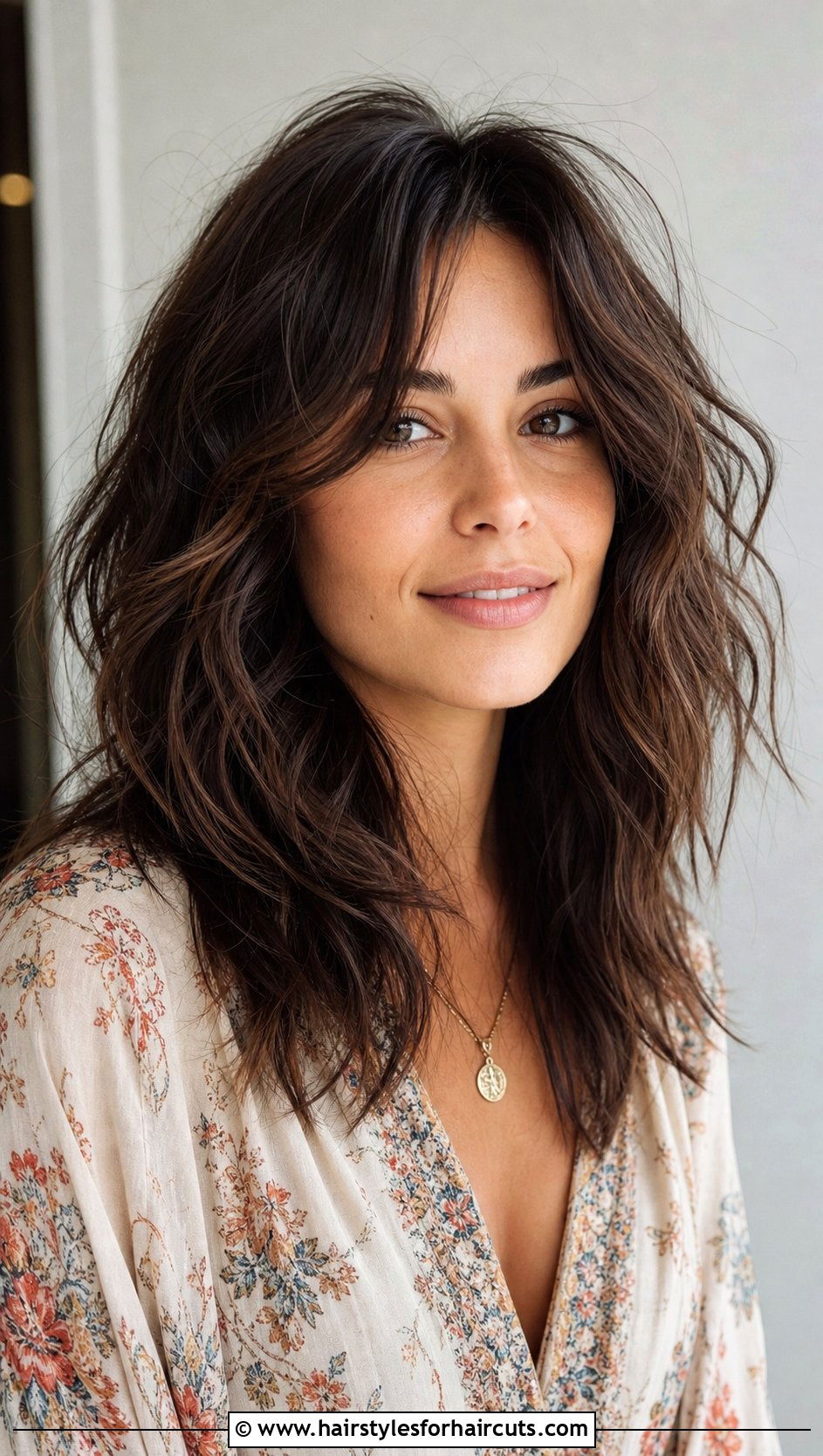 Wavy Medium Shag Haircut - 25 haircuts for medium length thin hair - 25 haircuts for medium length thin hair