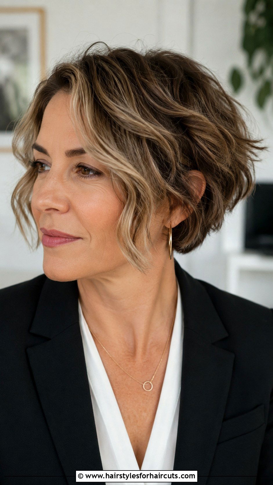 Wavy Pixie Bob - 25 short hairstyles for wavy hair women - 25 short hairstyles for wavy hair women