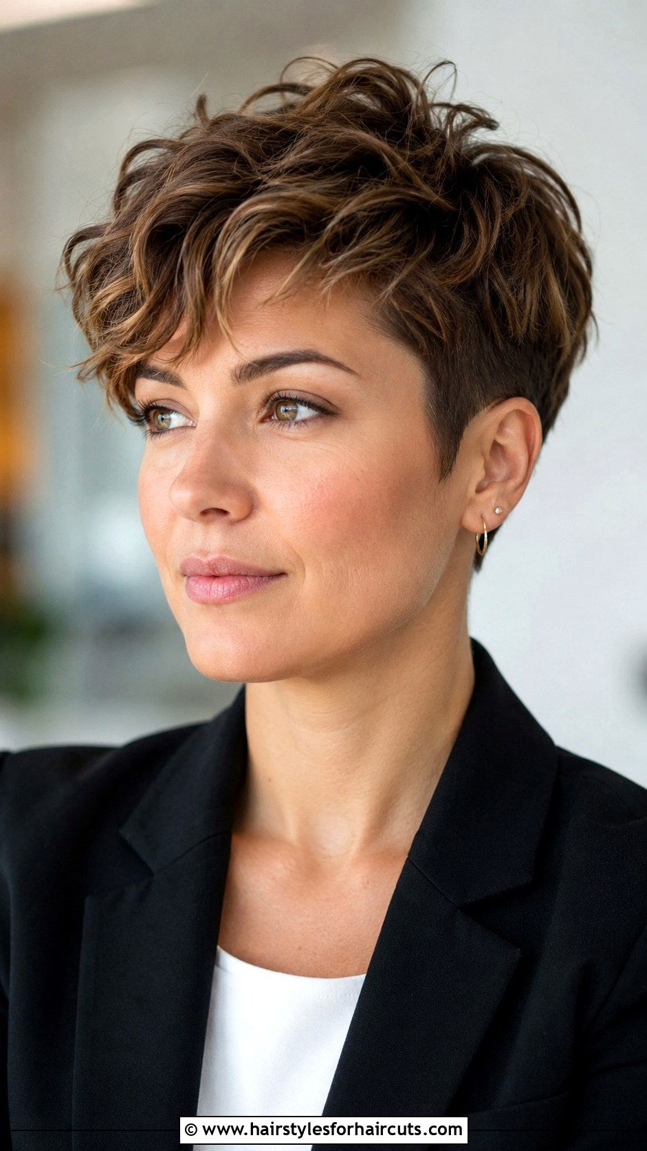 Wavy Pixie Cut - 25 cute hairstyles for 2c hair - 25 cute hairstyles for 2c hair
