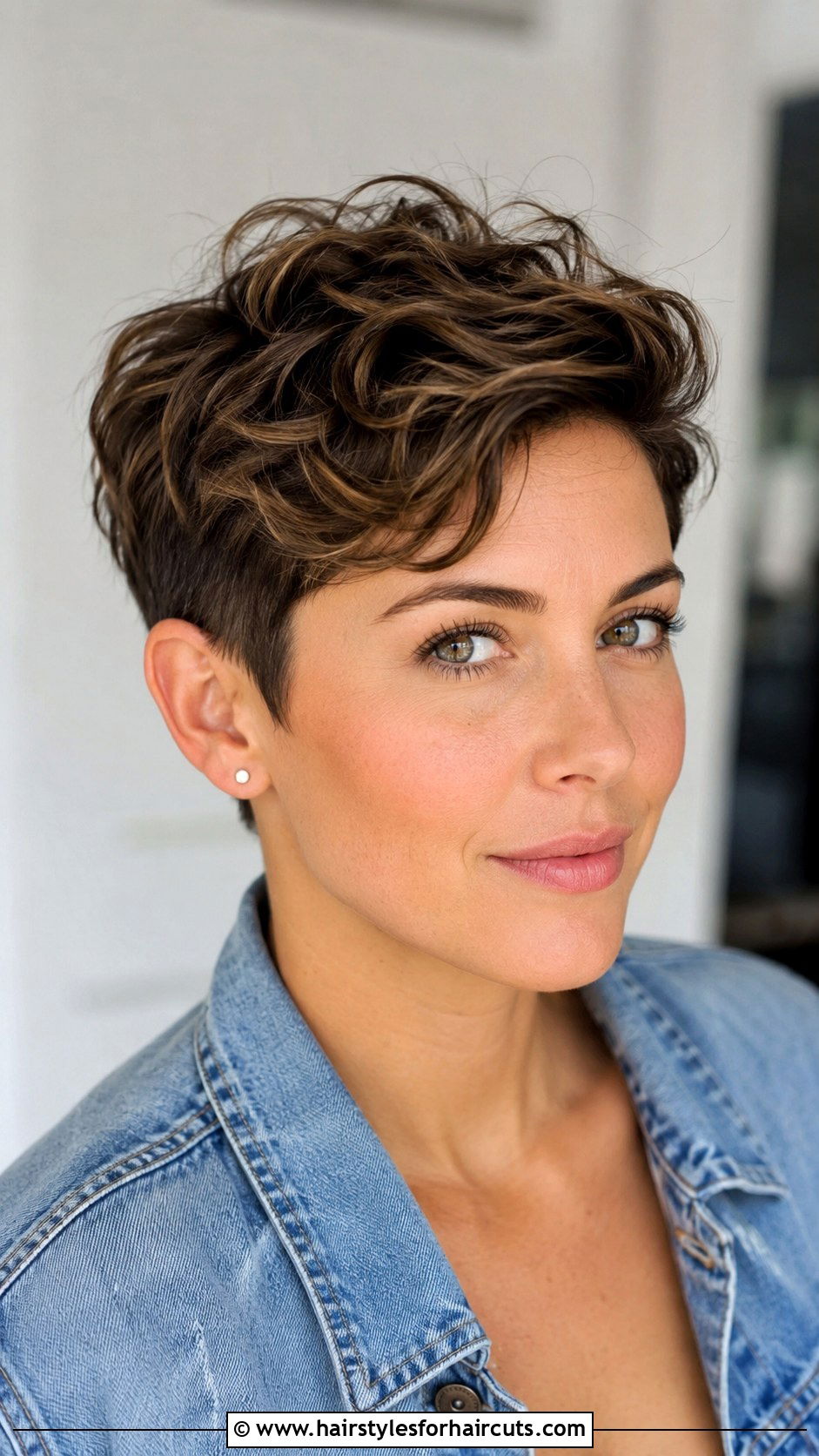 Wavy Pixie Cut - 25 cute hairstyles for short wavy hair - 25 cute hairstyles for short wavy hair