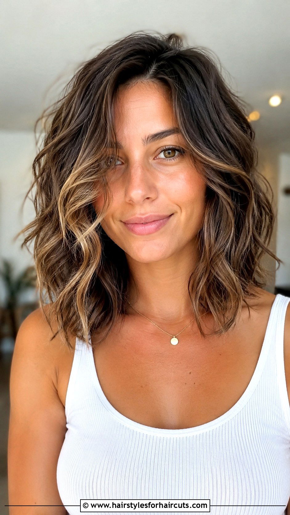 Wavy Shoulder Length Cut - 25 hairstyles to hide thinning hair - 25 hairstyles to hide thinning hair