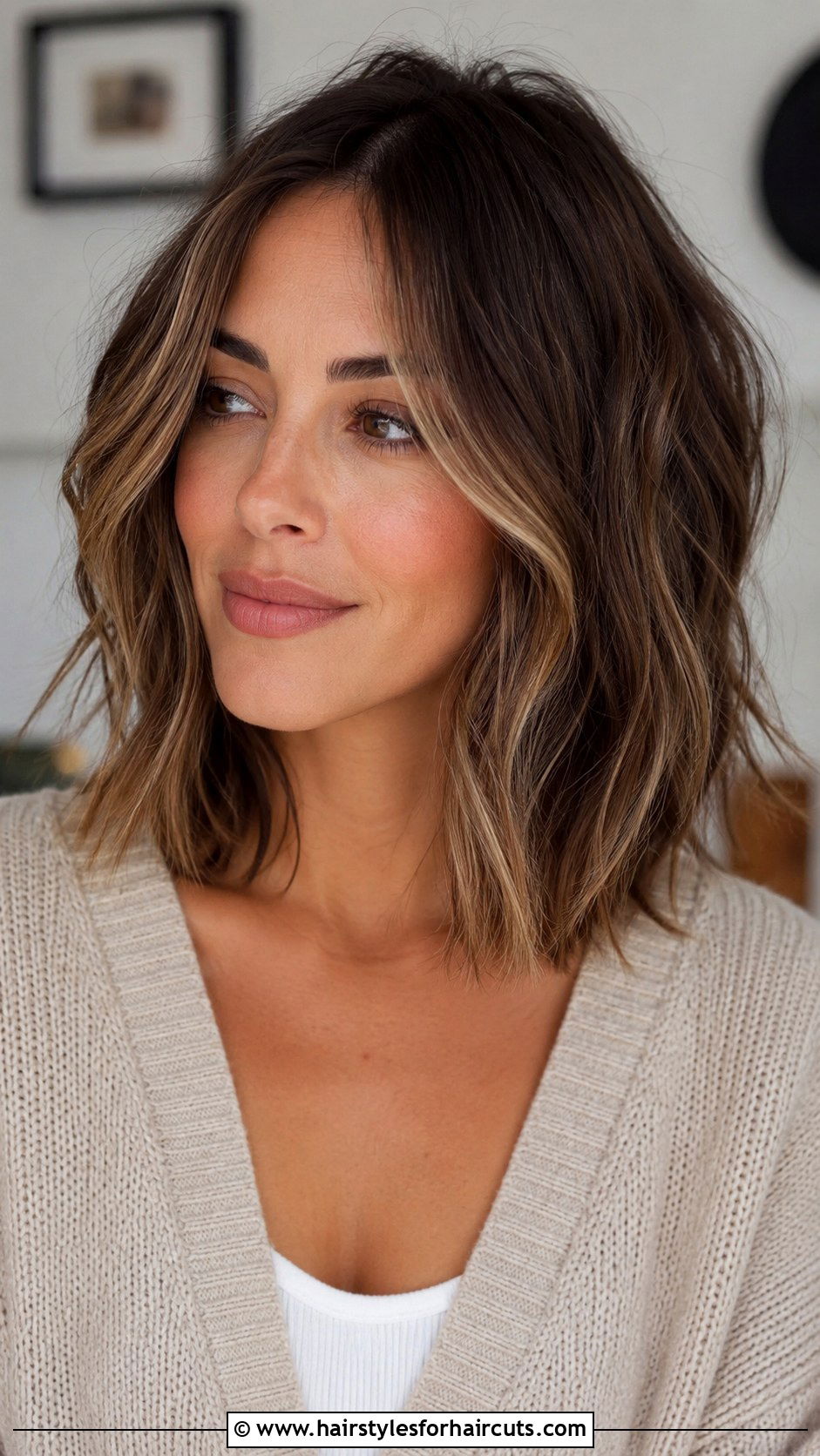 Wavy Shoulder Length Cut - 25 black hairstyles for thin hair over 50 - 25 black hairstyles for thin hair over 50