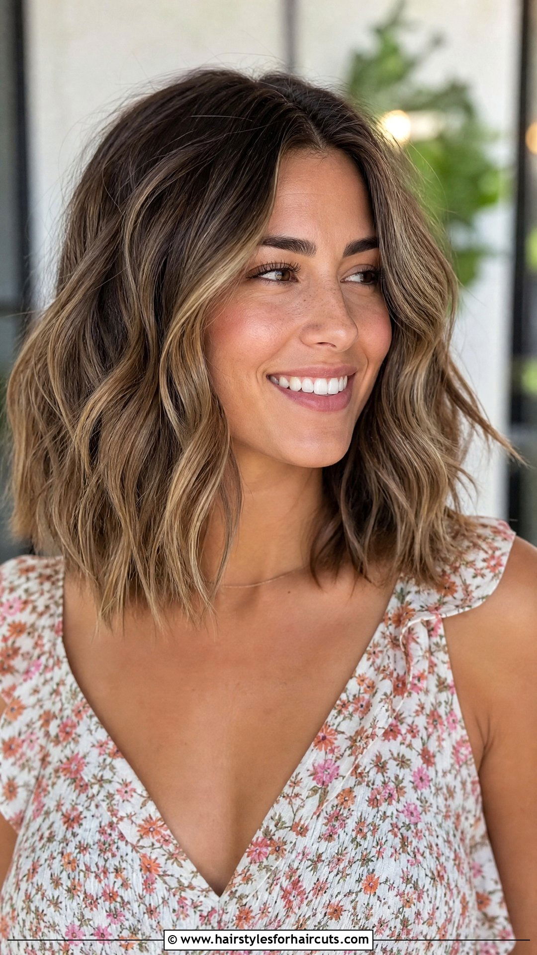 Wavy Shoulder Length Hair With Lowlights - 25 low light hairstyles - 25 low light hairstyles
