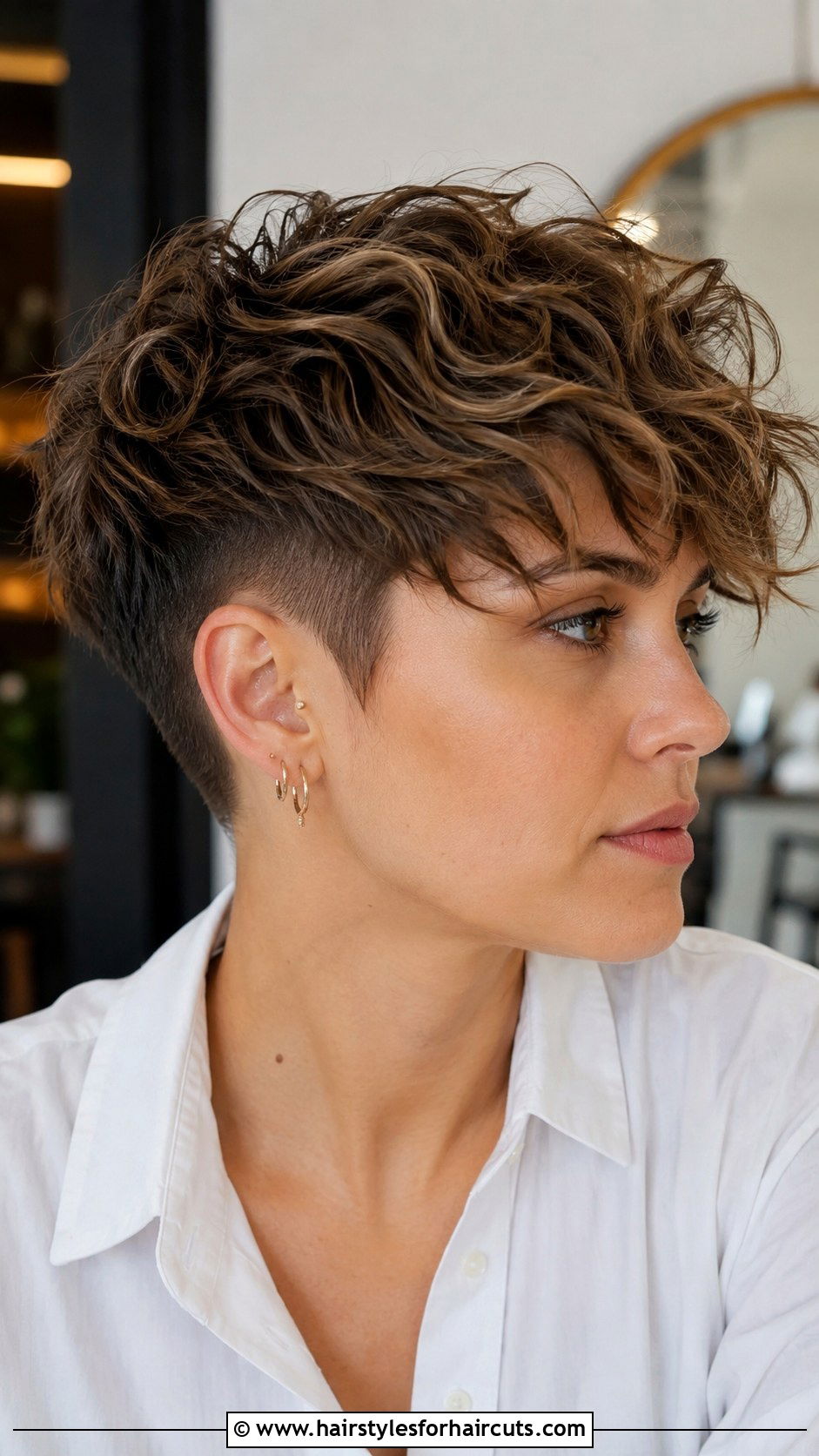 Wavy Textured Crop - 25 cute hairstyles for short wavy hair - 25 cute hairstyles for short wavy hair