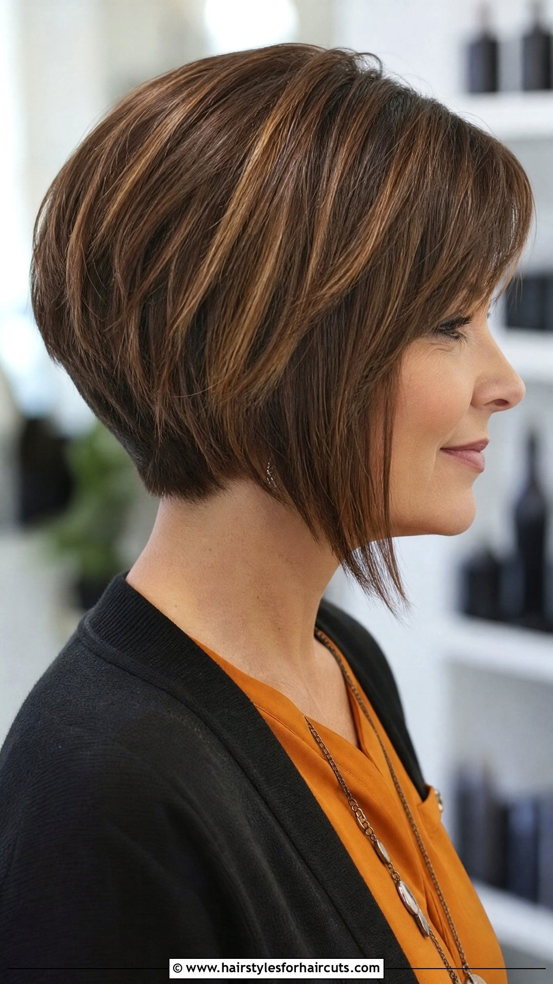 Wedge Cut - 25 trendy haircuts for fine hair - 25 trendy haircuts for fine hair
